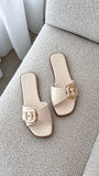 Vasili Slides Bone