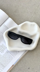 The Kasia Sunglasses Black Black