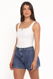 Abrand 94 Pleated Short Bella