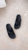 Aila Thong Black