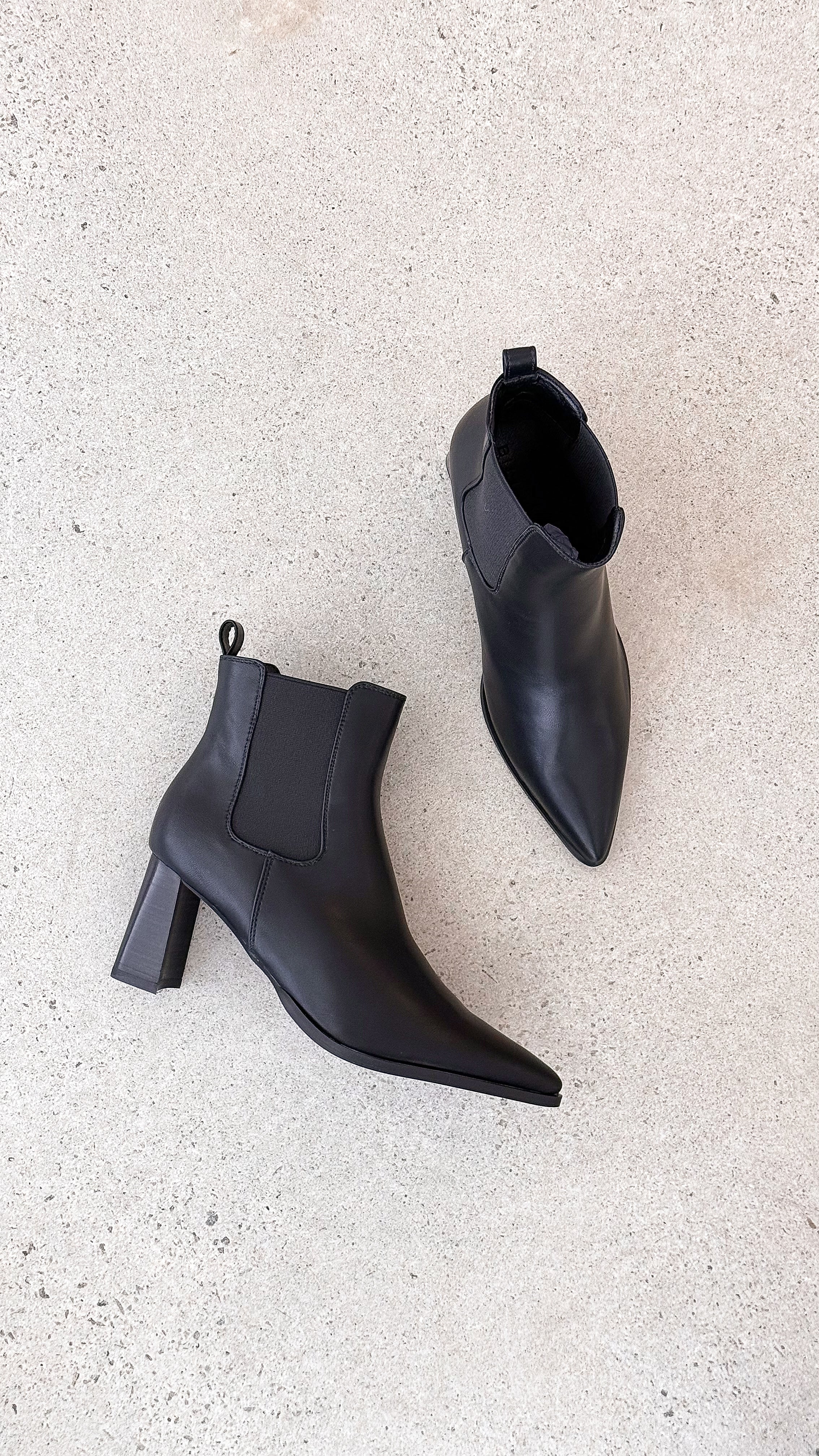Umiko Boots Black
