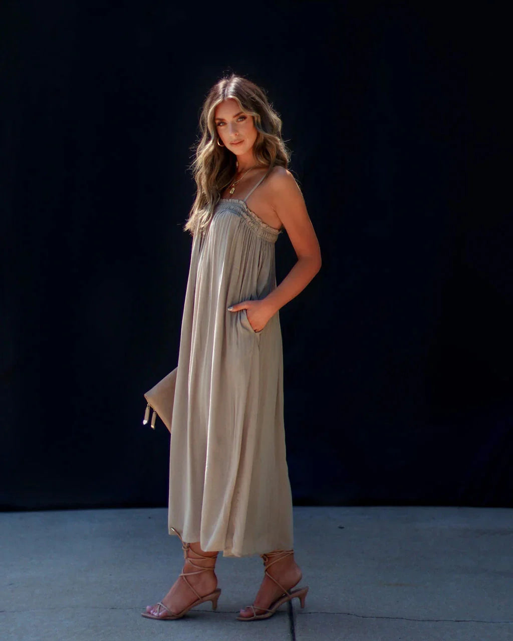 Gracia Everyday Sleeveless Pocketed Midi Dress