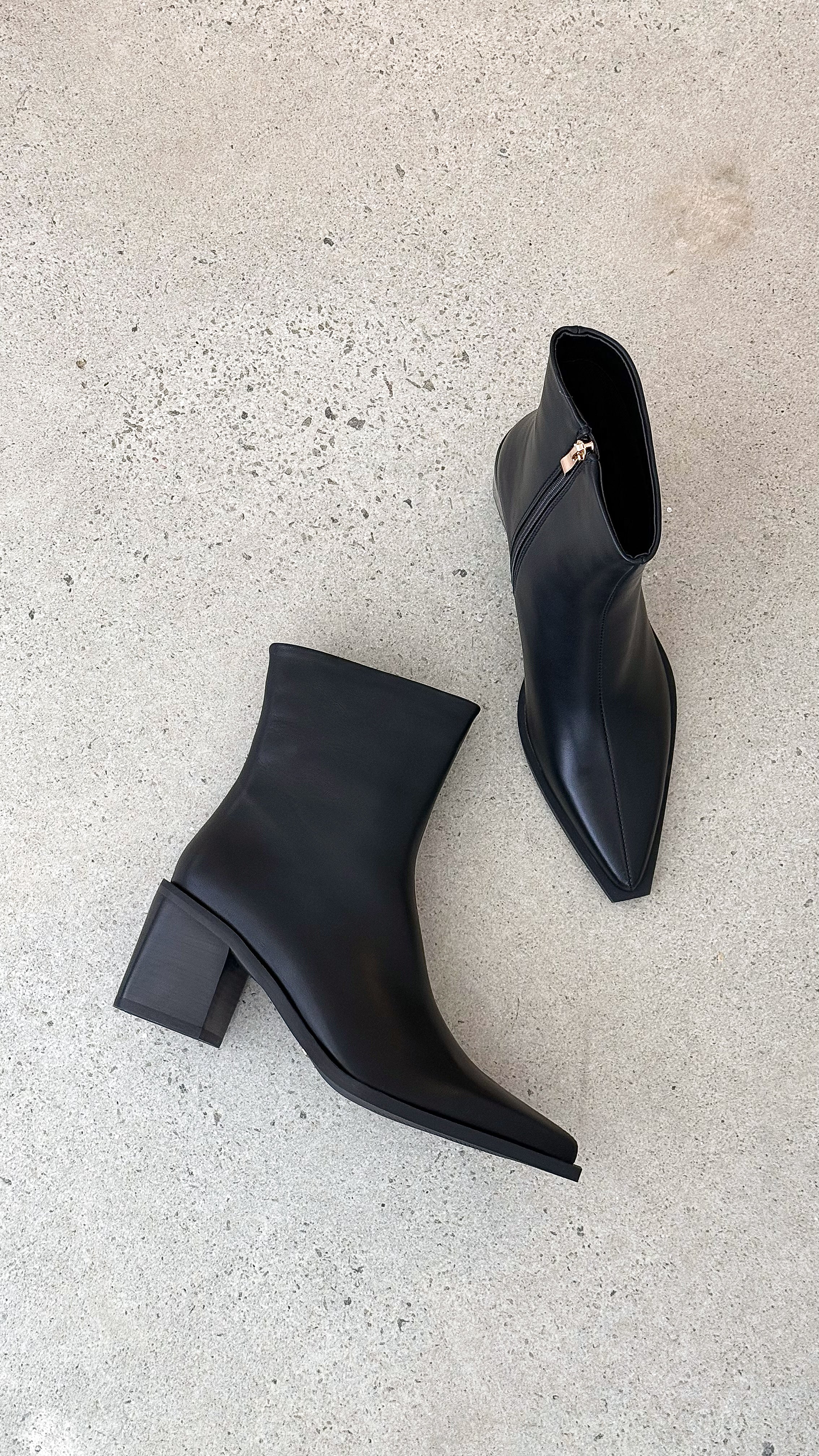 Leanora Boots Black