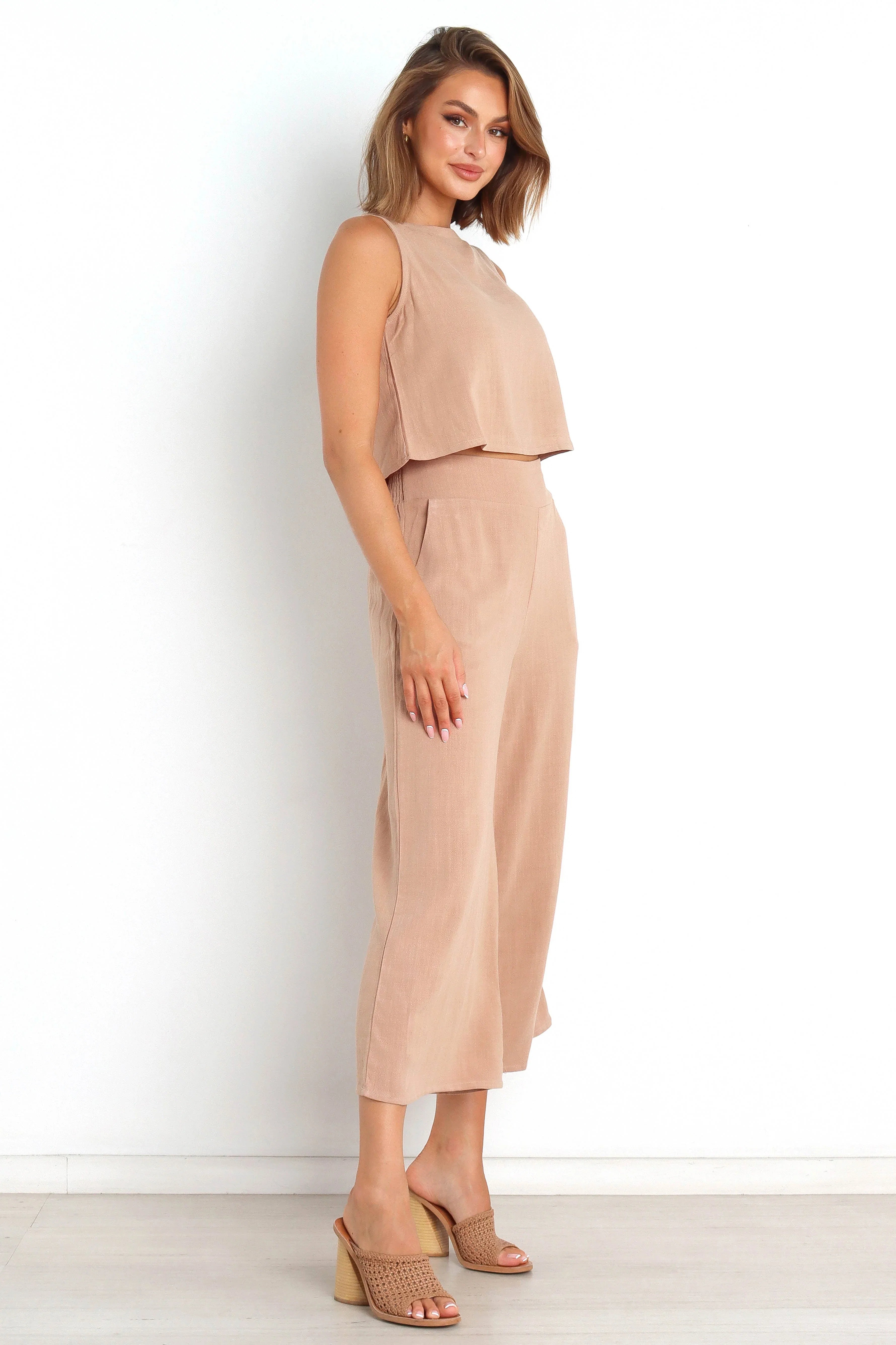 Nicola Top Brown