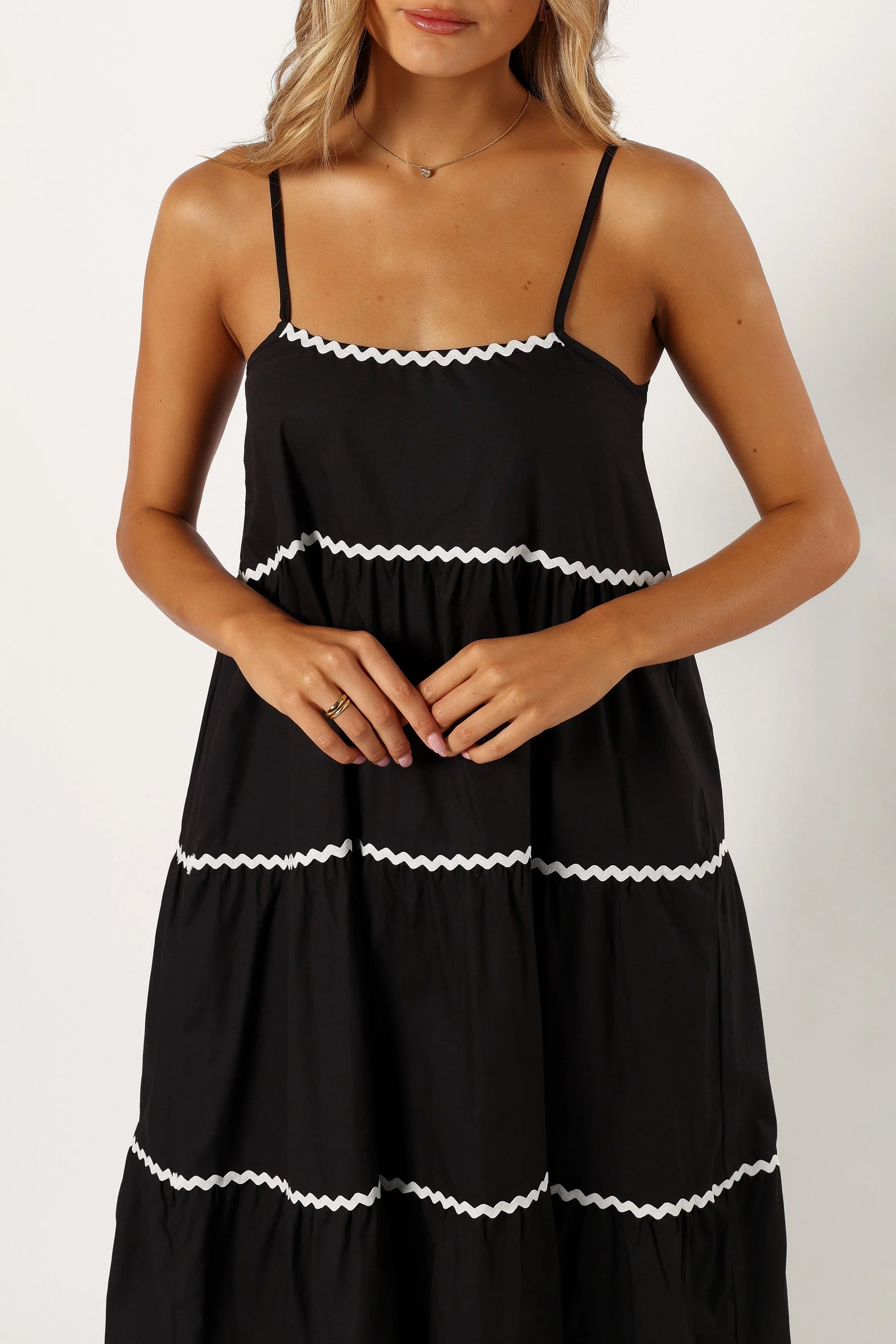 Loella Tiered Midi Dress Black