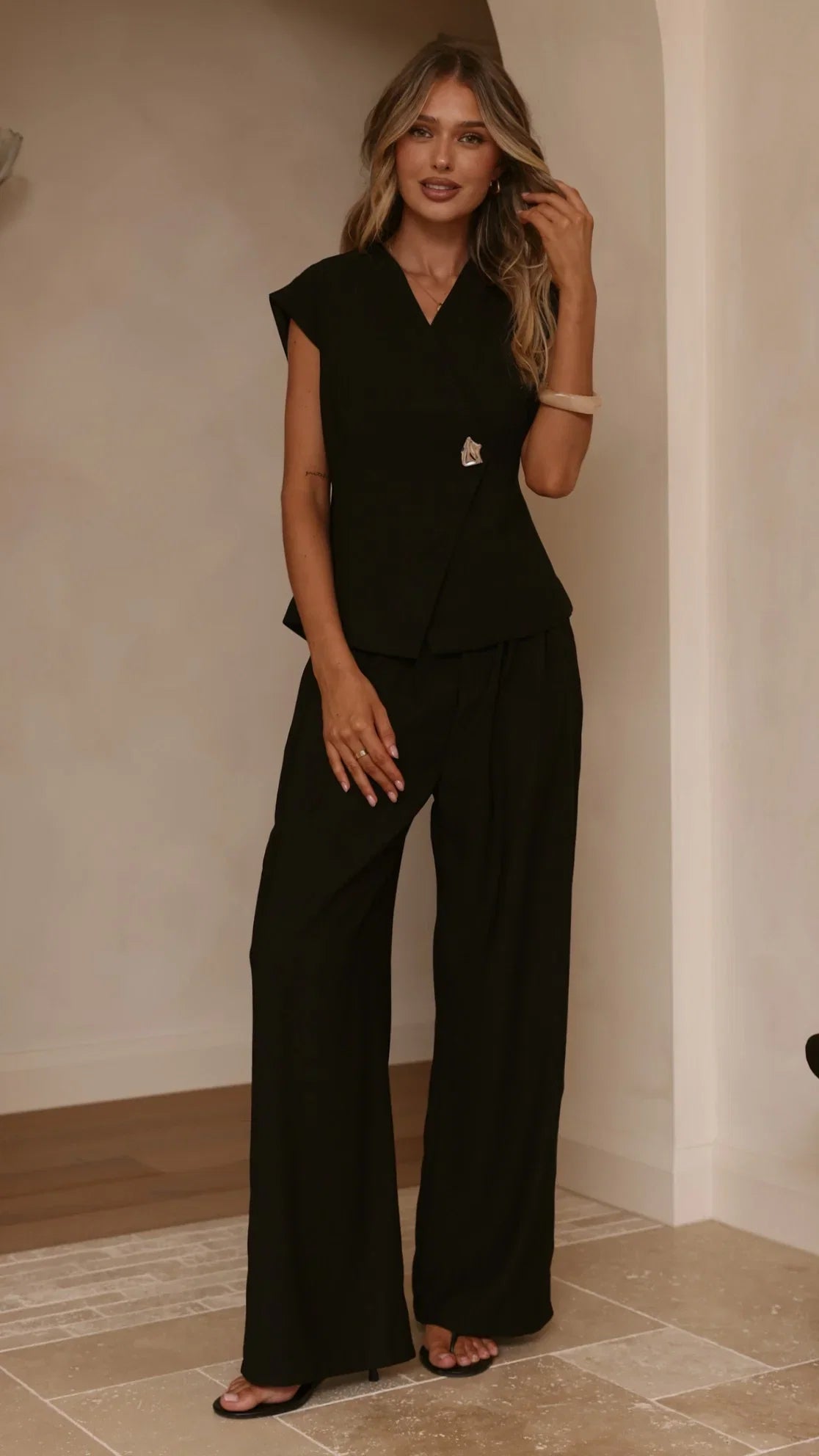 Zahira Vest Top Black