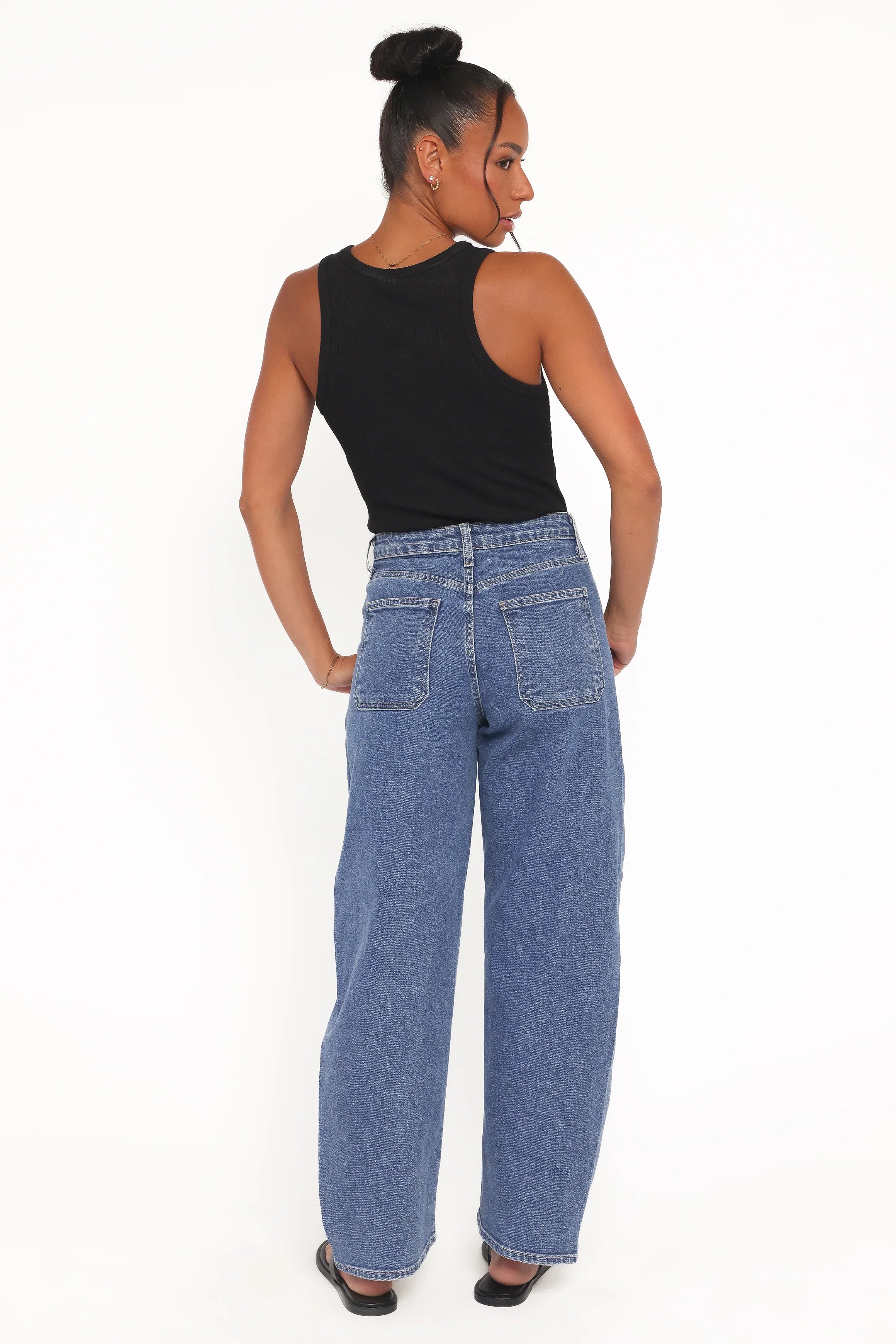 Cosima Stretch Arc Barrel Jean Medium Wash