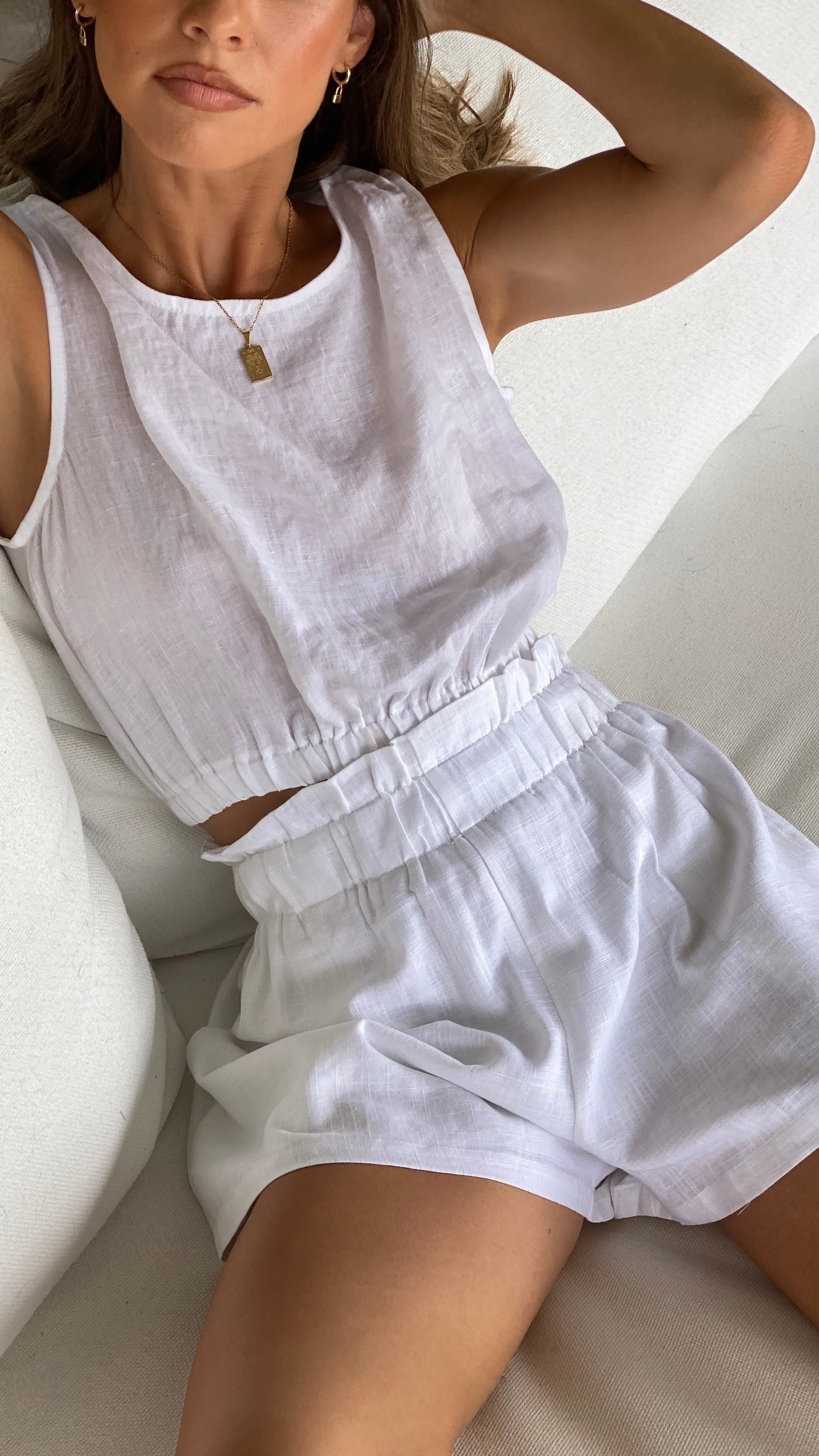 Leila Shorts White