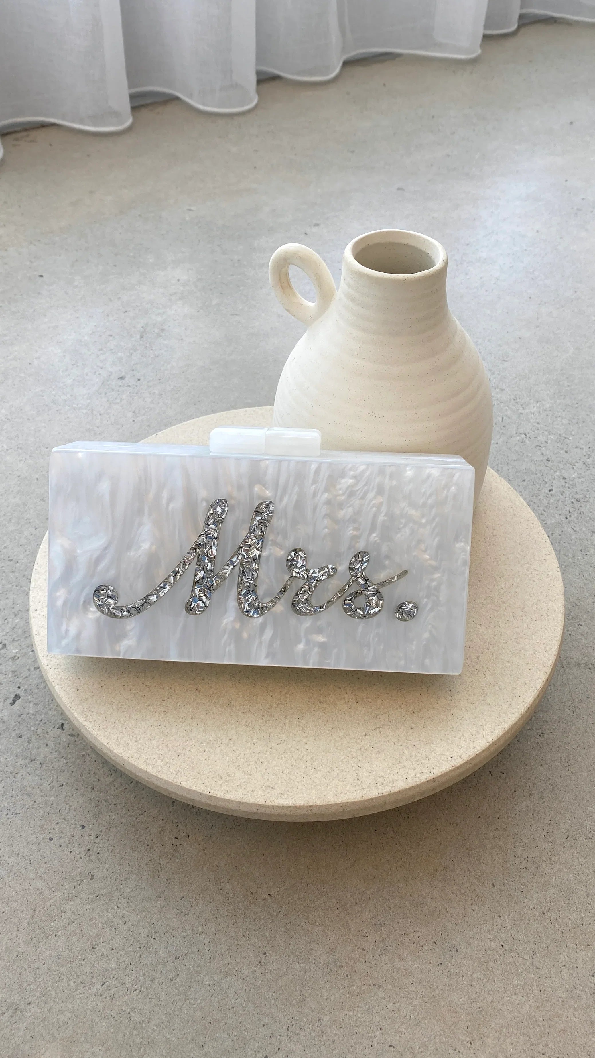 Mrs Pearla Clutch White Silver