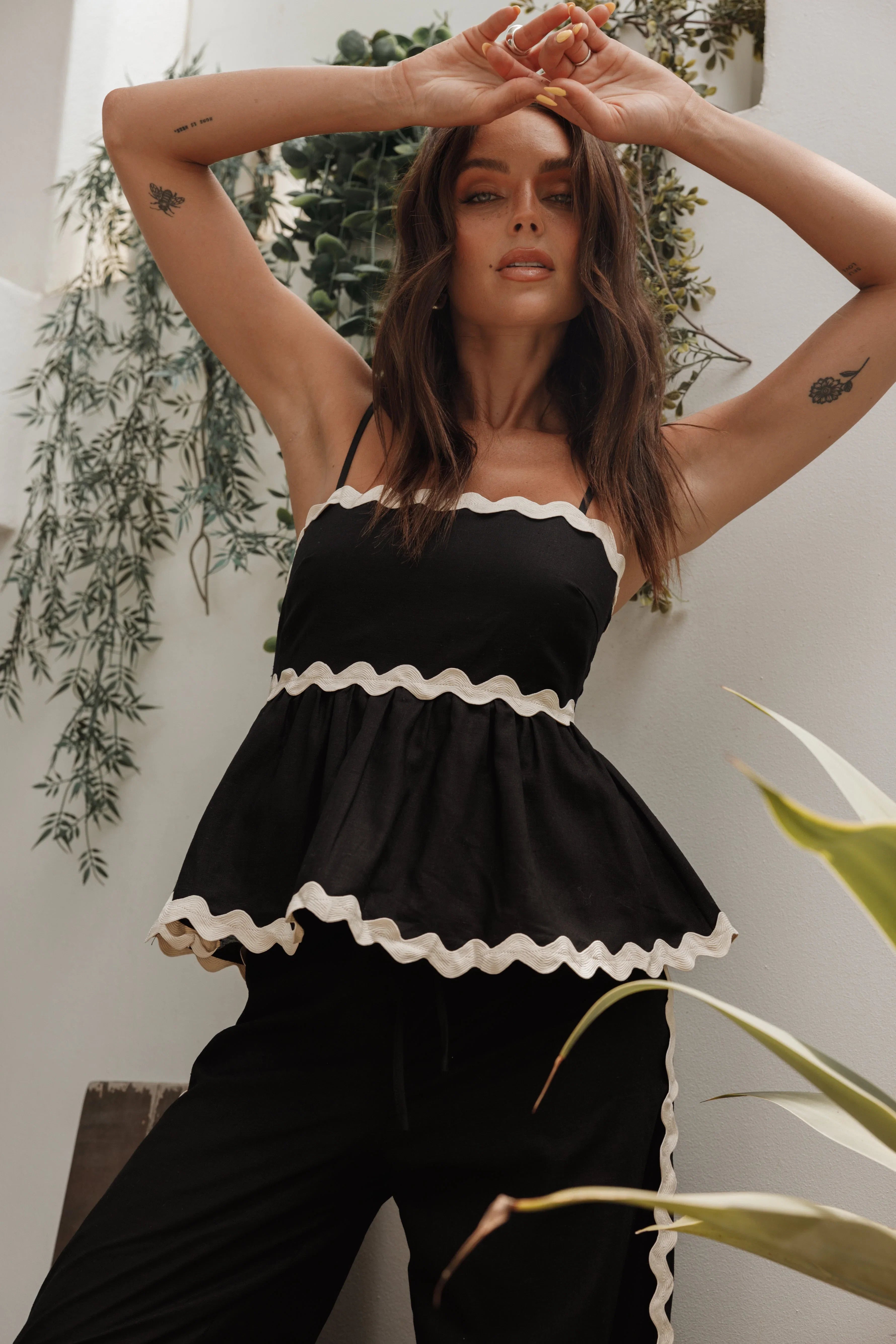 Mollymook Top Black Cream