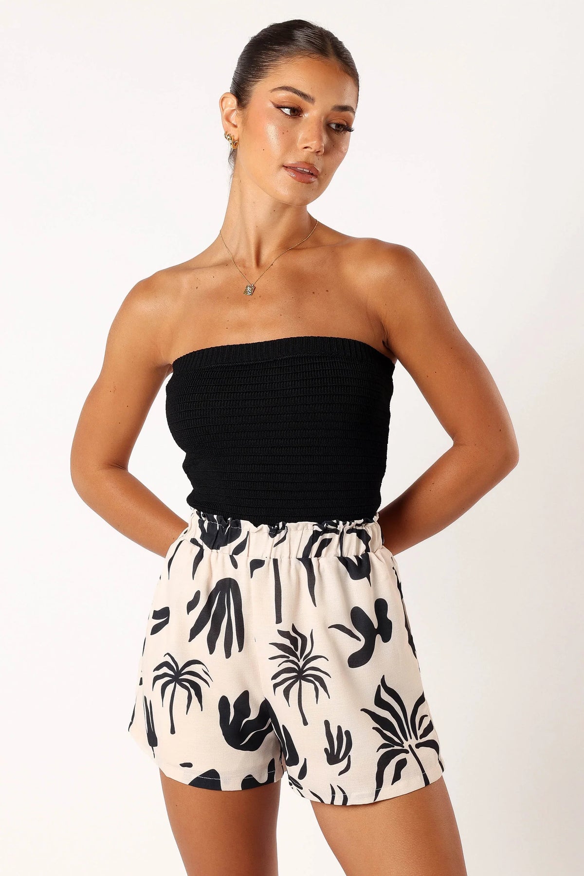 Sawyer Short Beige Black