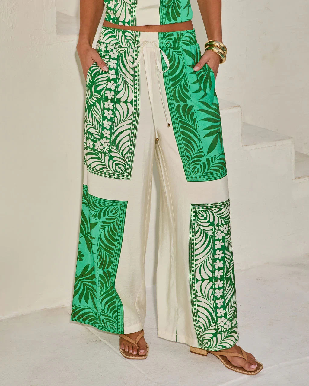 Relaxed Riviera Tropical Print Relaxed Drawstring Pant