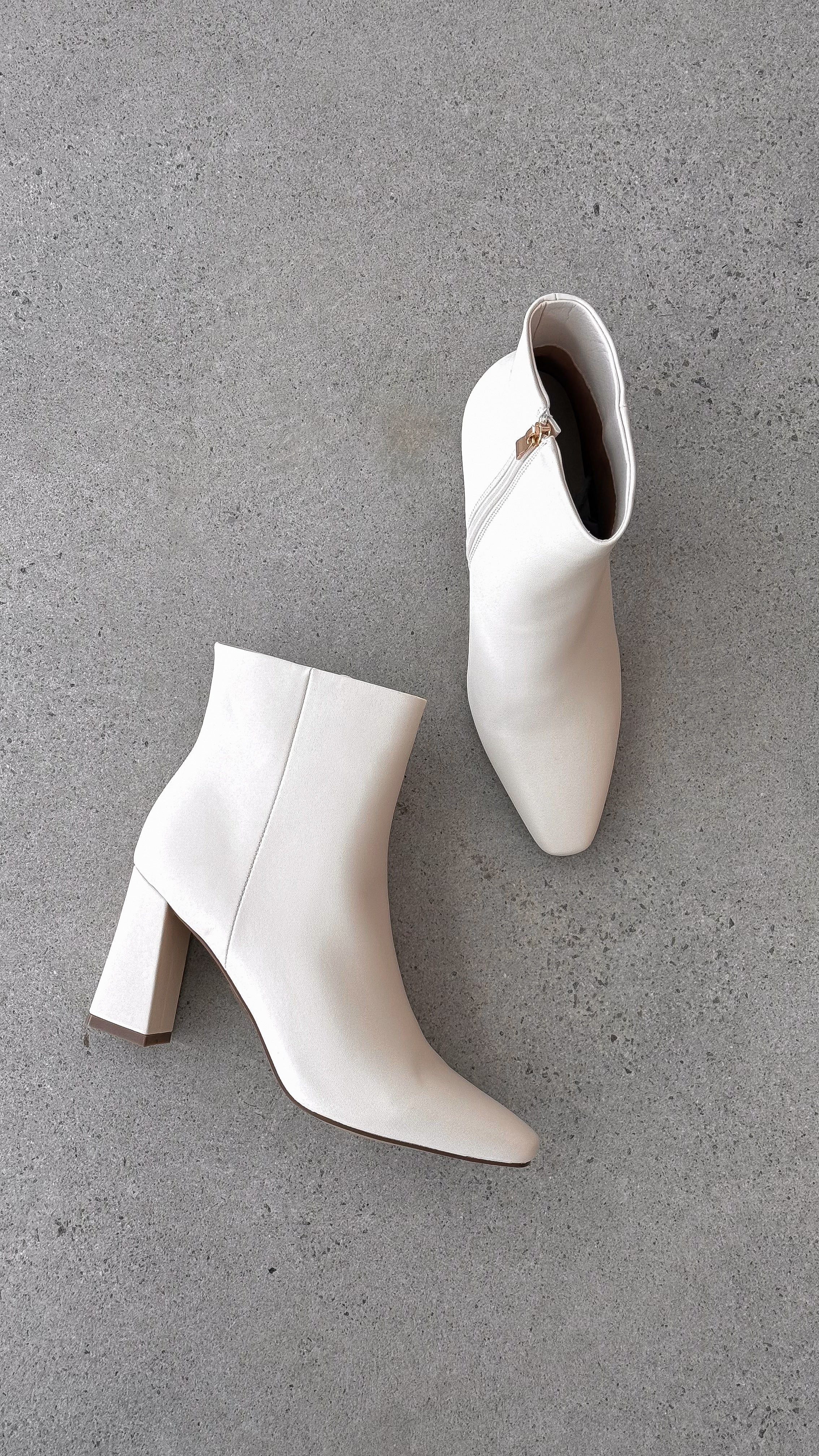 Indeera Boots Bone