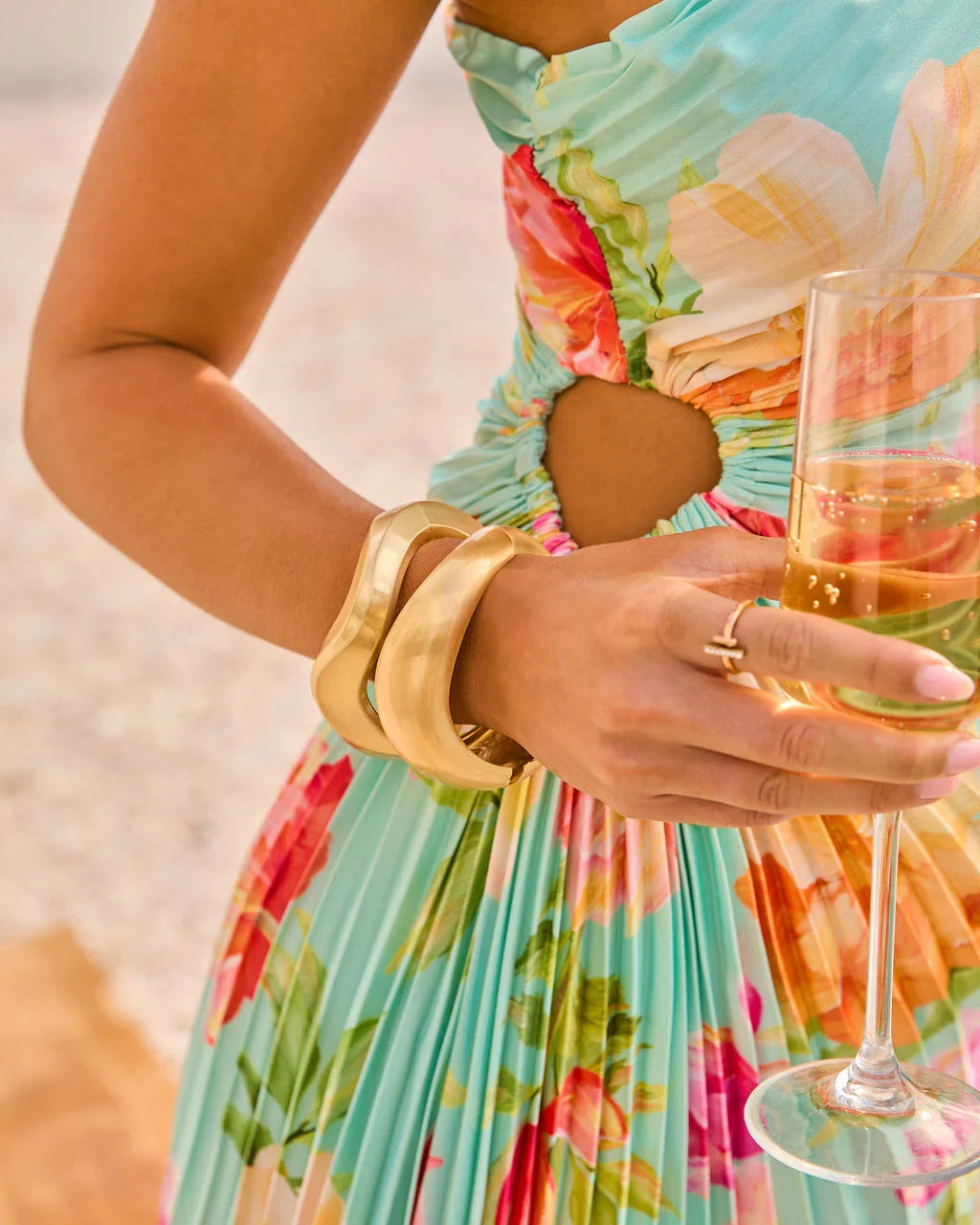 Glow Coast Bangle Set