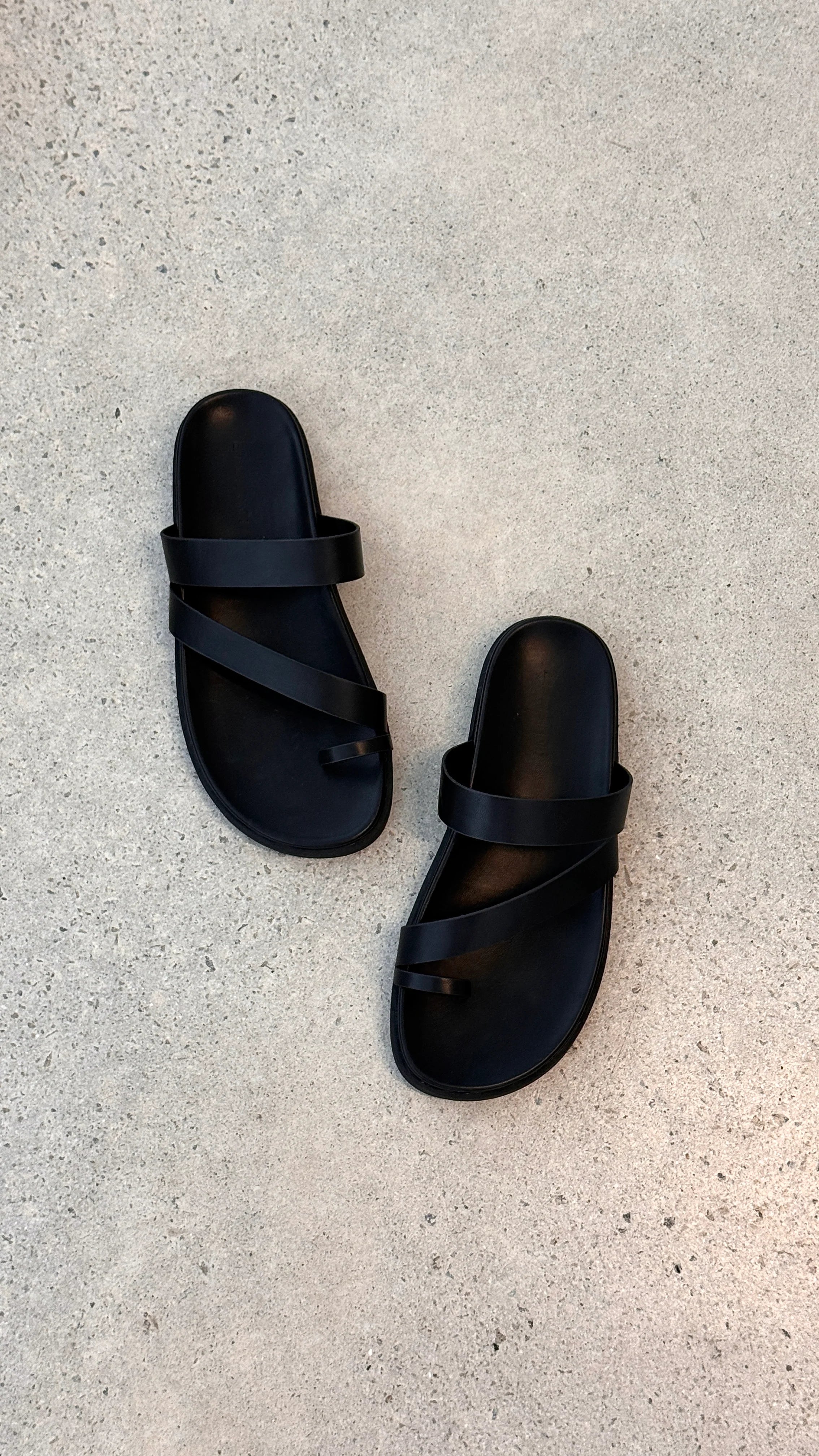 Alima Slide Black