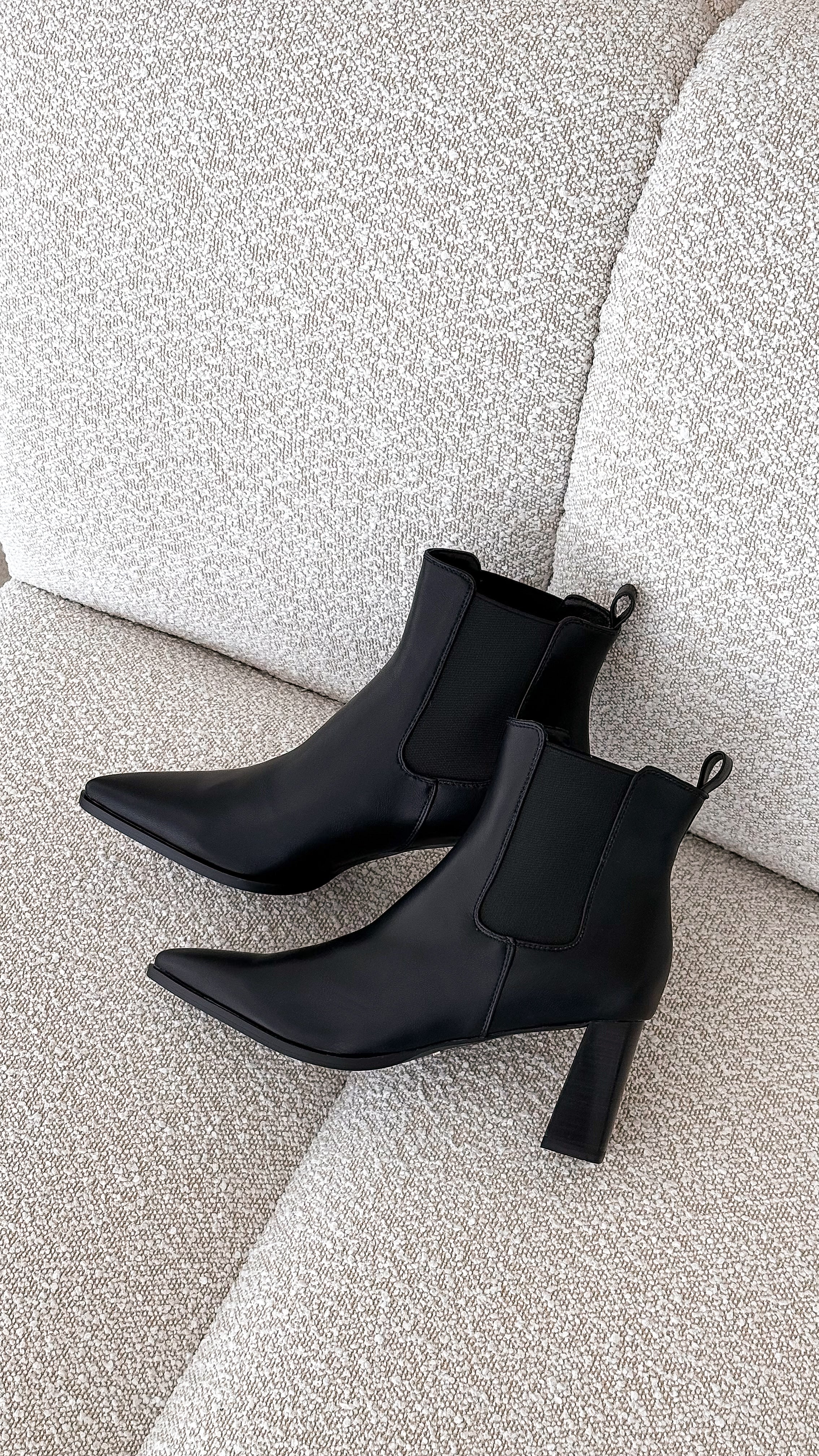 Umiko Boots Black