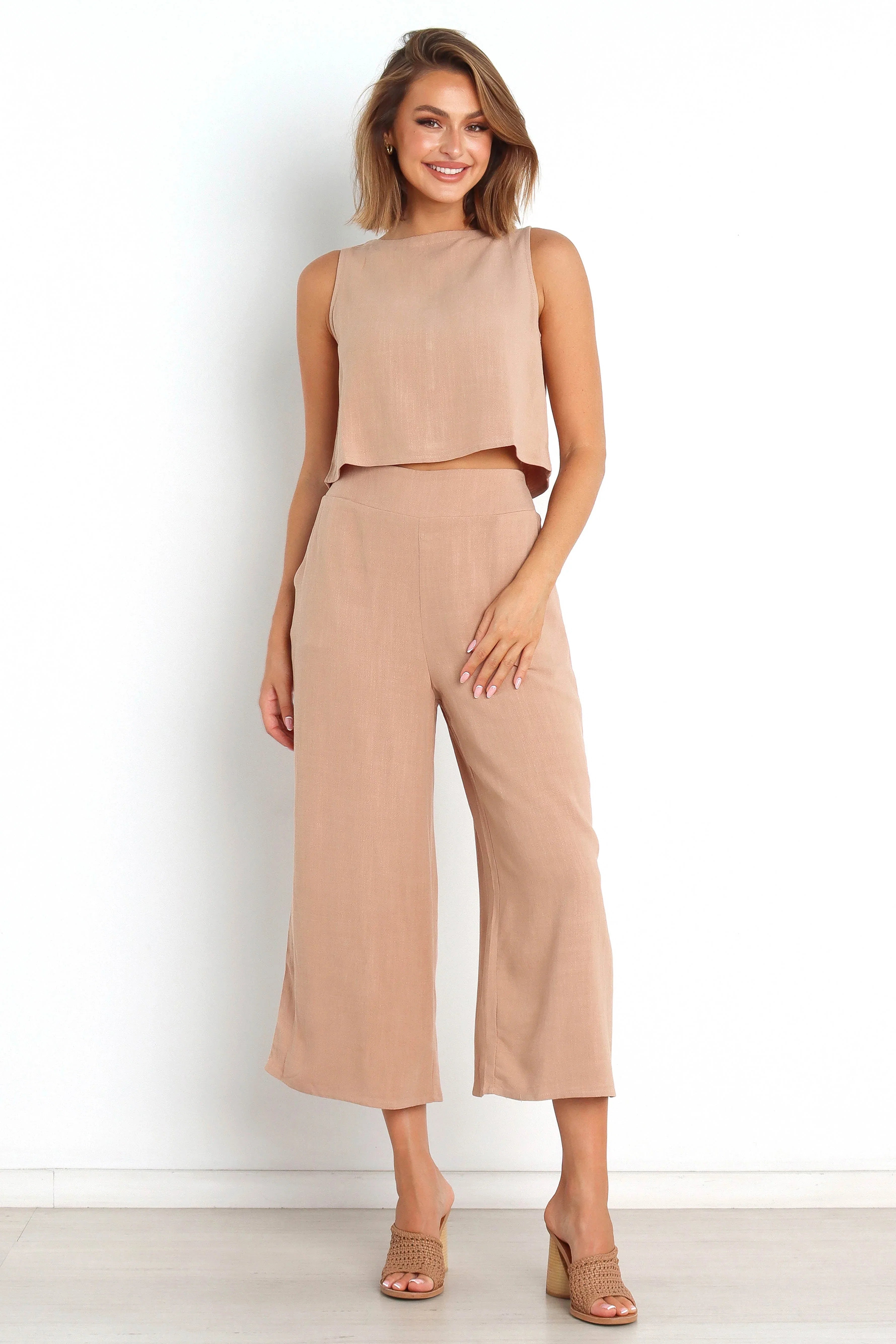 Nicola Top Brown