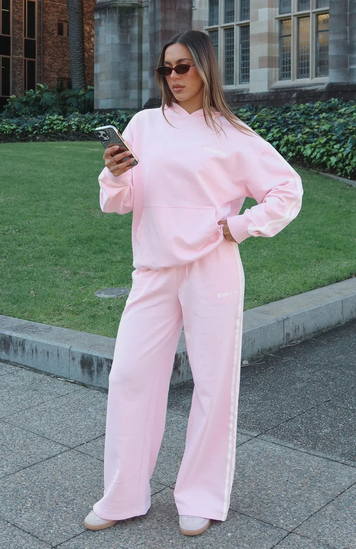 Star Student Wide Leg Sweatpants Pink