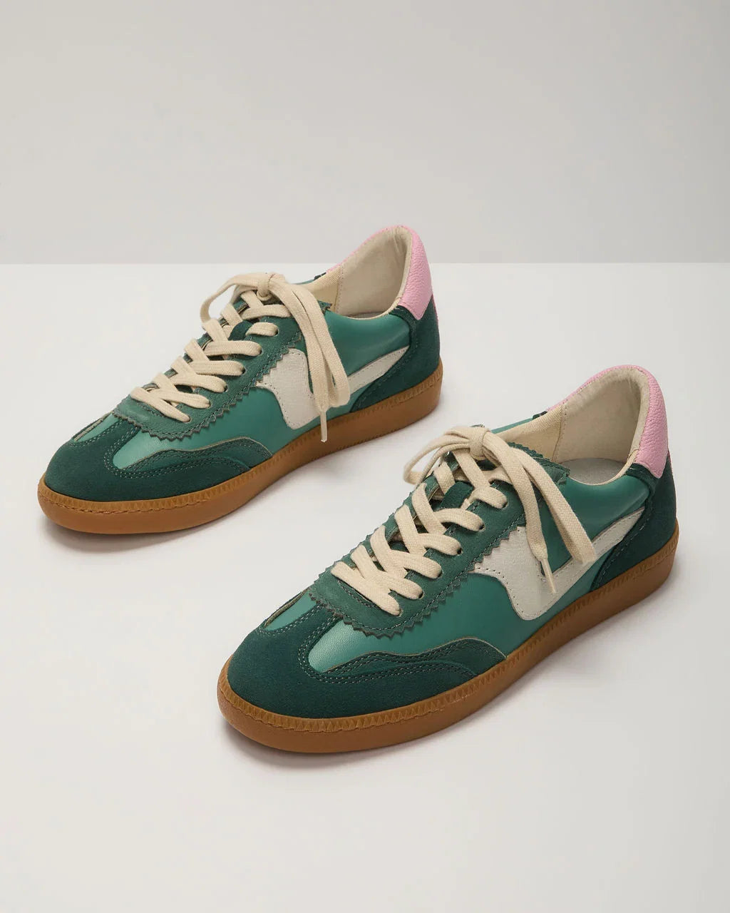 Right Catch Sneakers