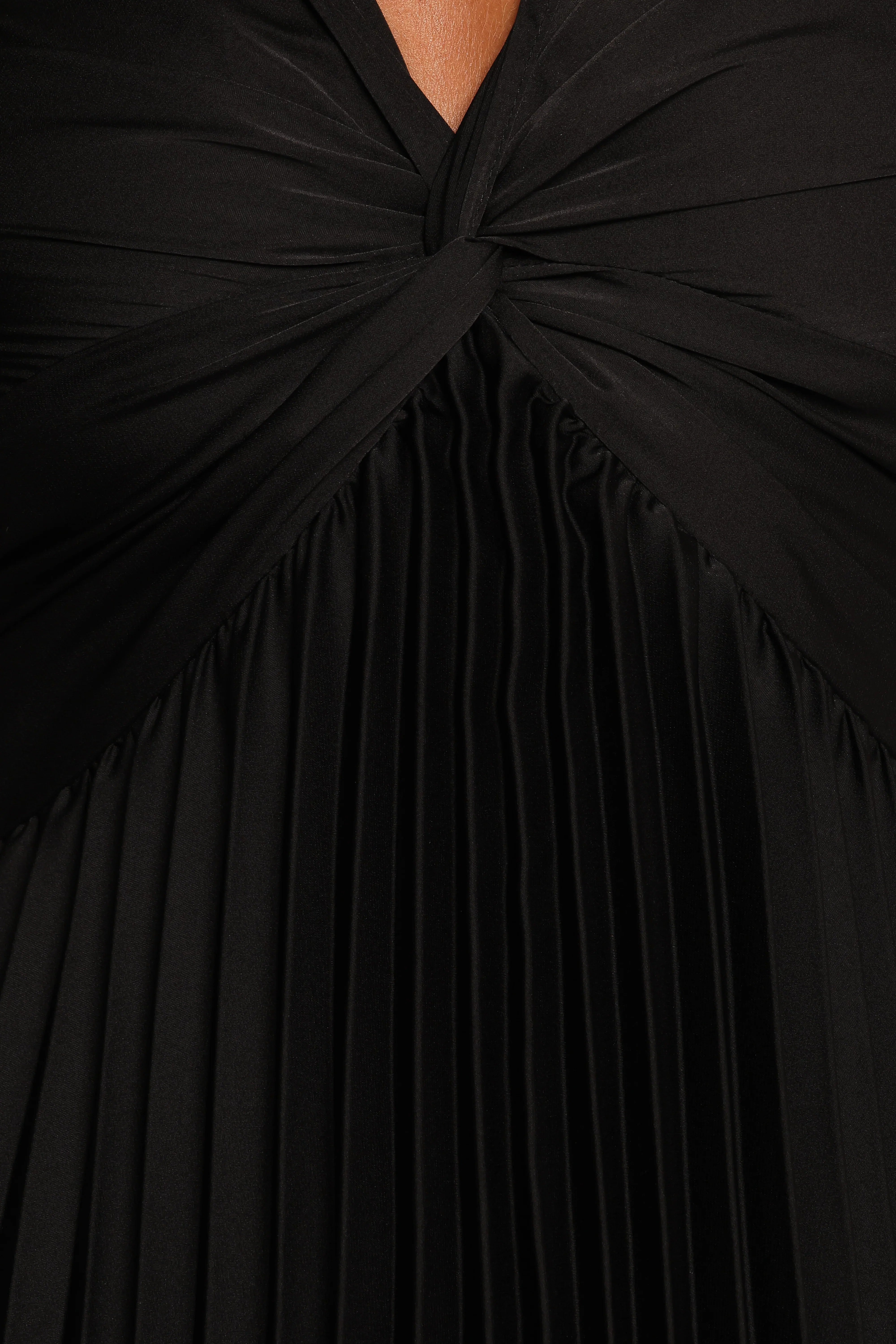 Nova Flutter Sleeve Midi Dress Black