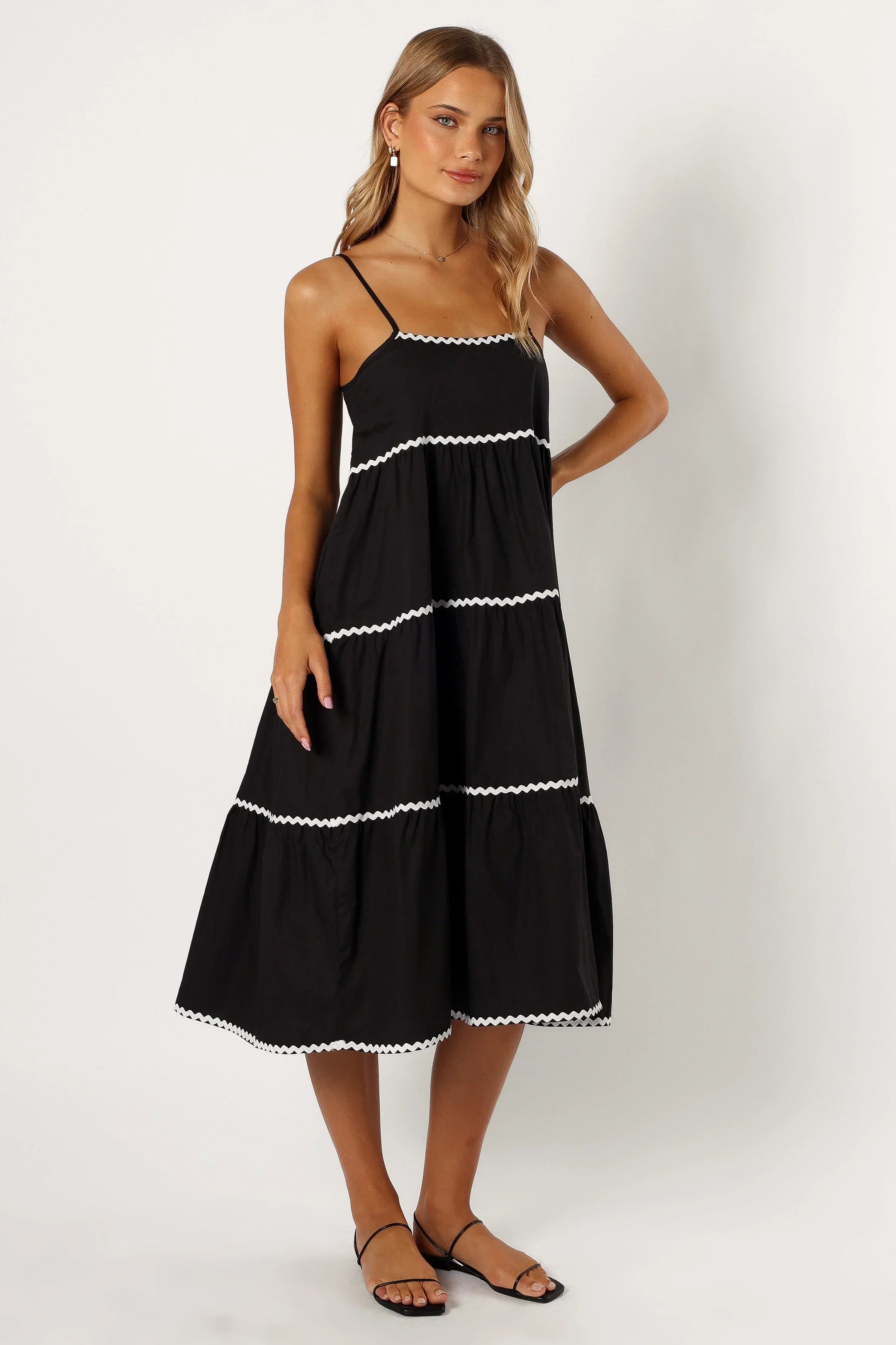 Loella Tiered Midi Dress Black