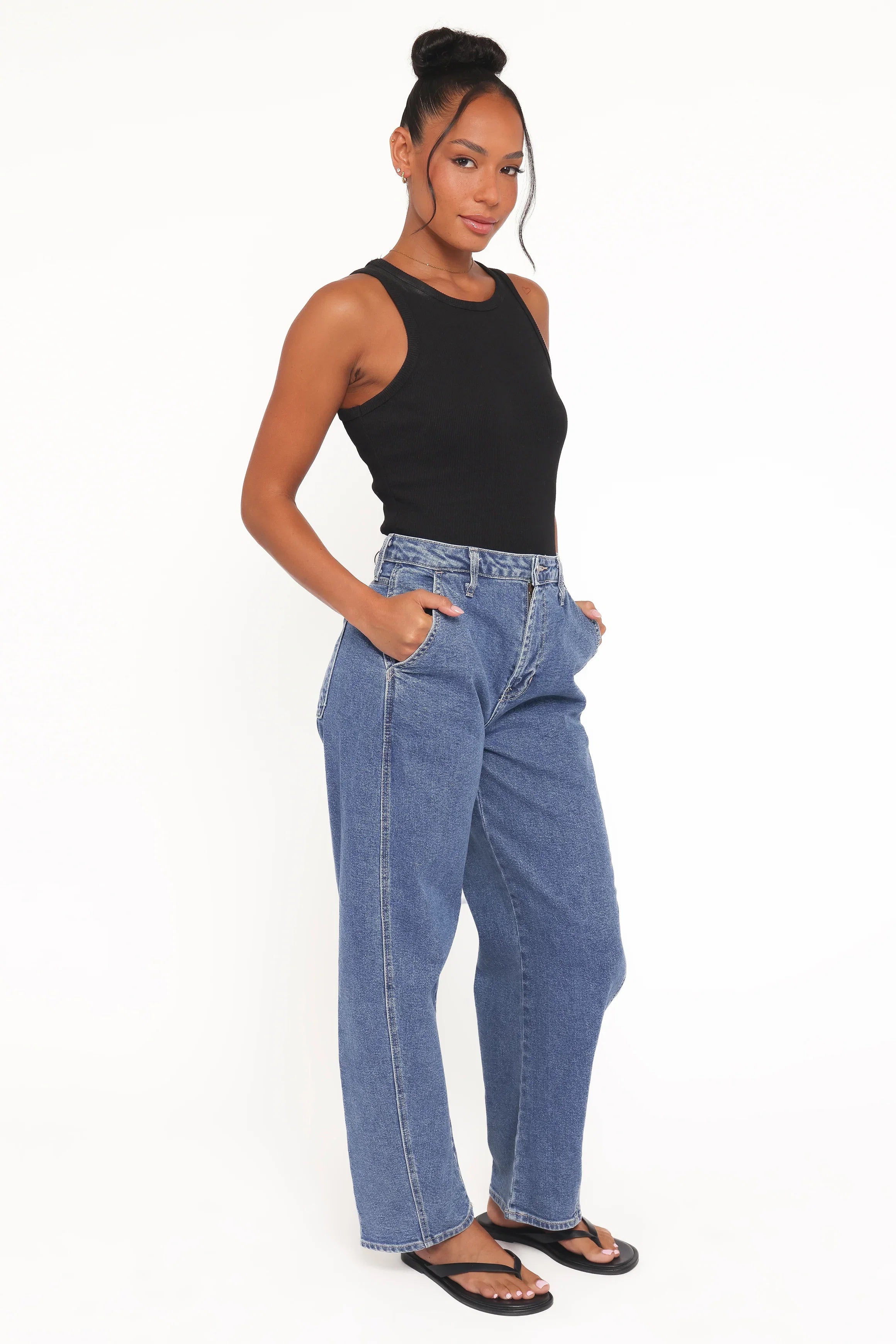 Cosima Stretch Arc Barrel Jean Medium Wash