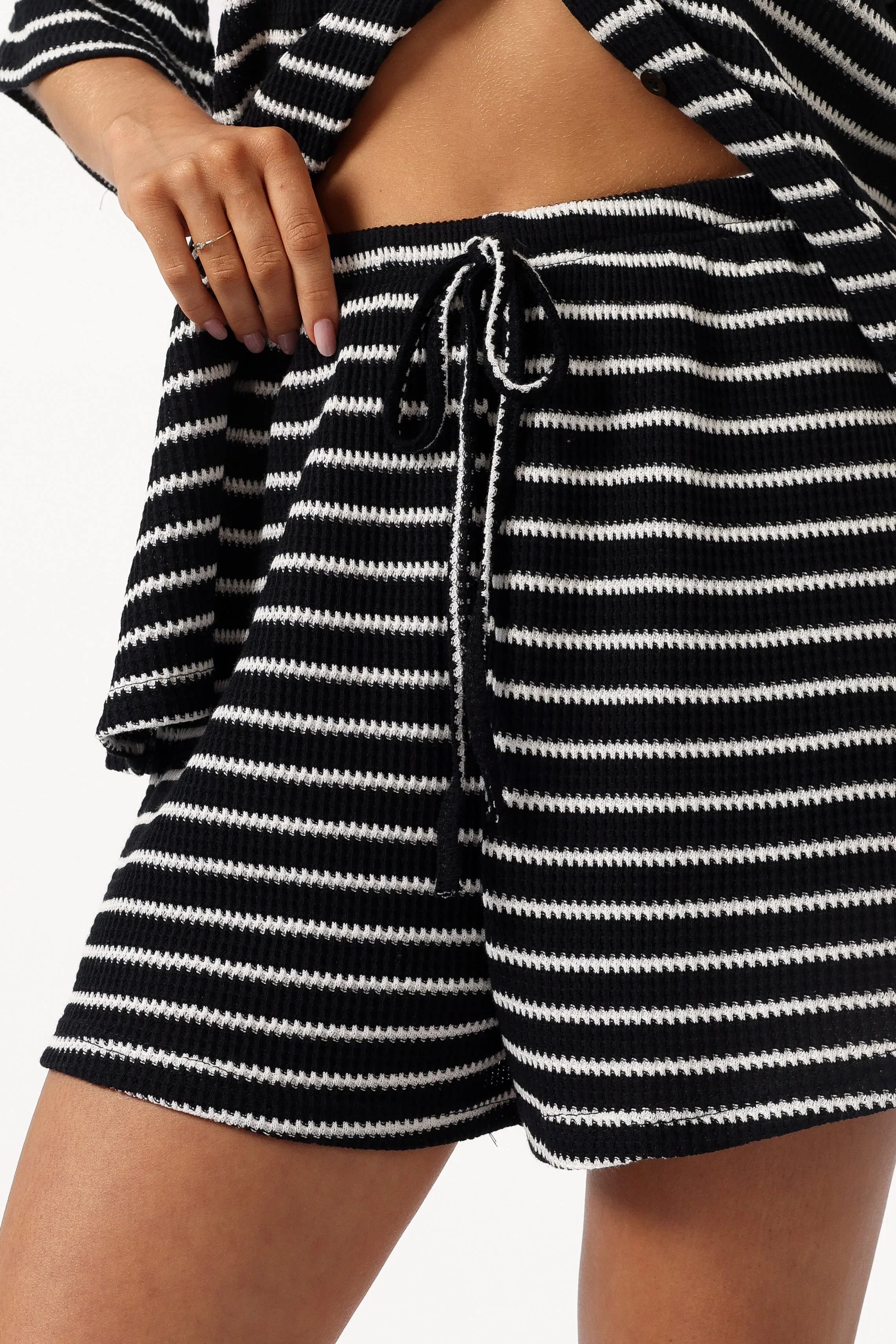 Linnea Short Set Black White