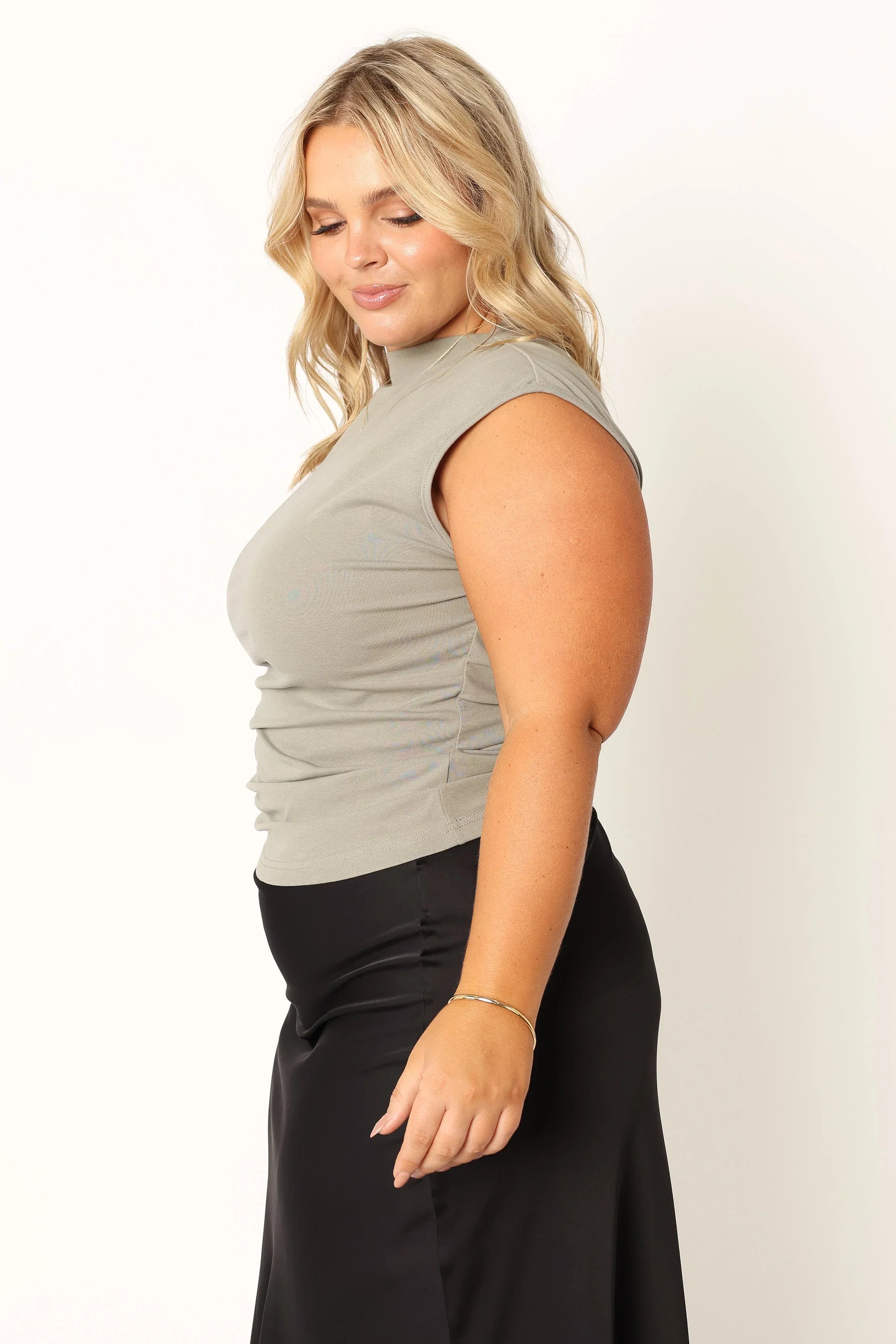 Nissa Top Olive