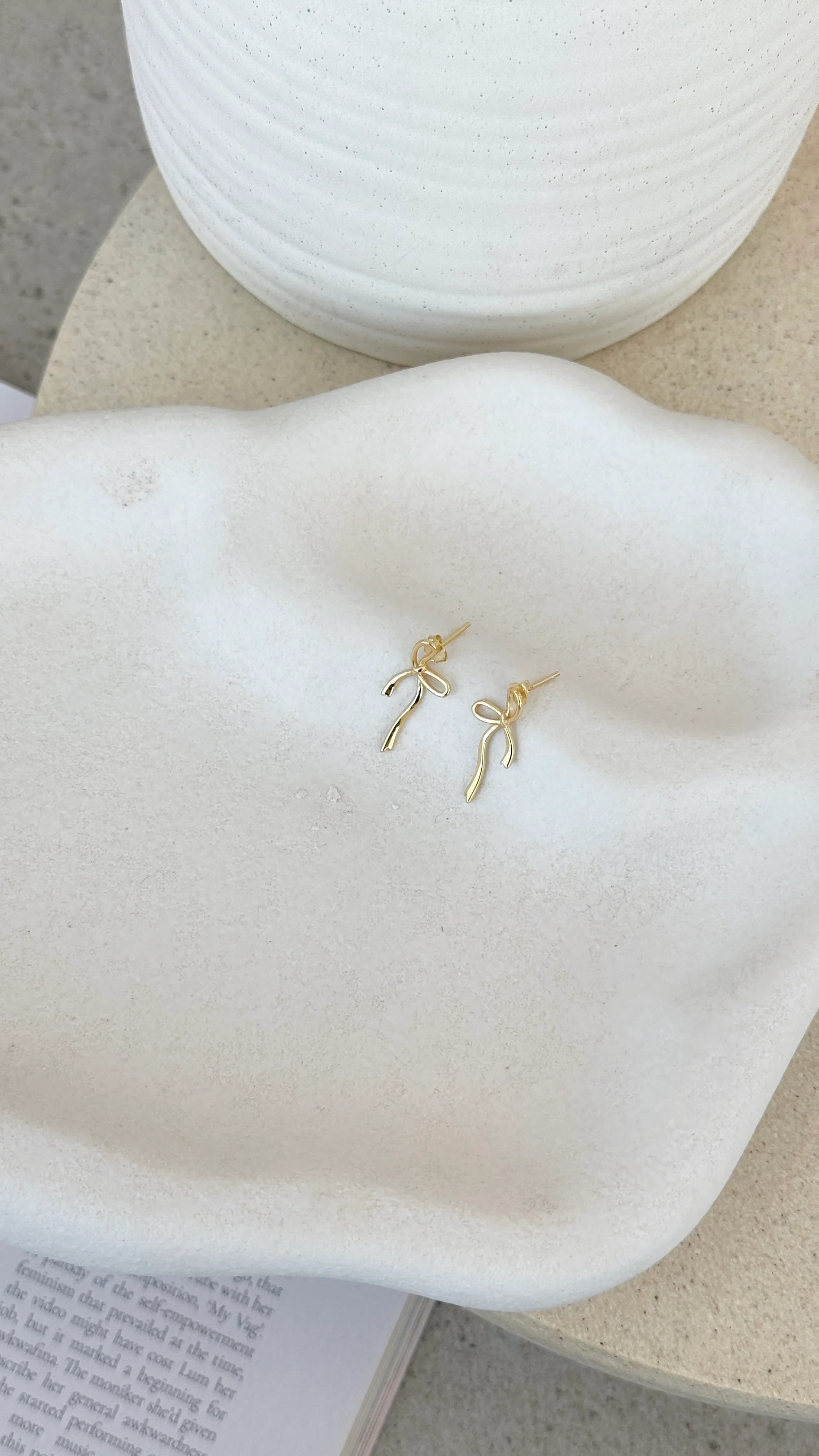 Velika Bow Earrings Gold