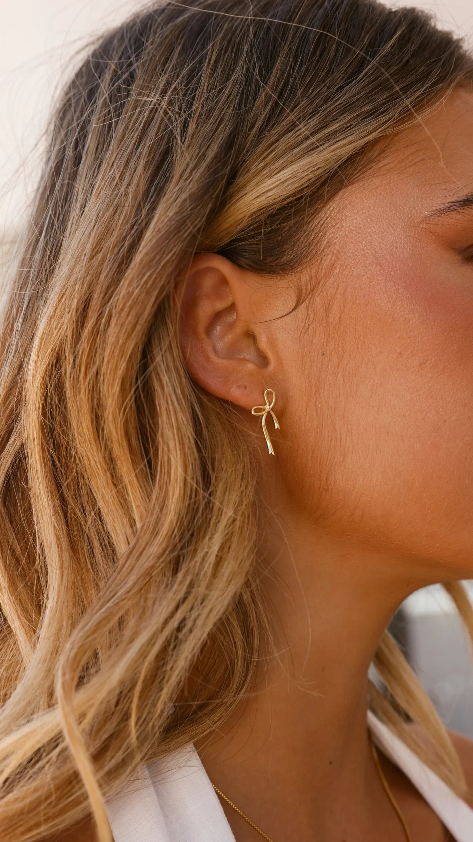 Velika Bow Earrings Gold