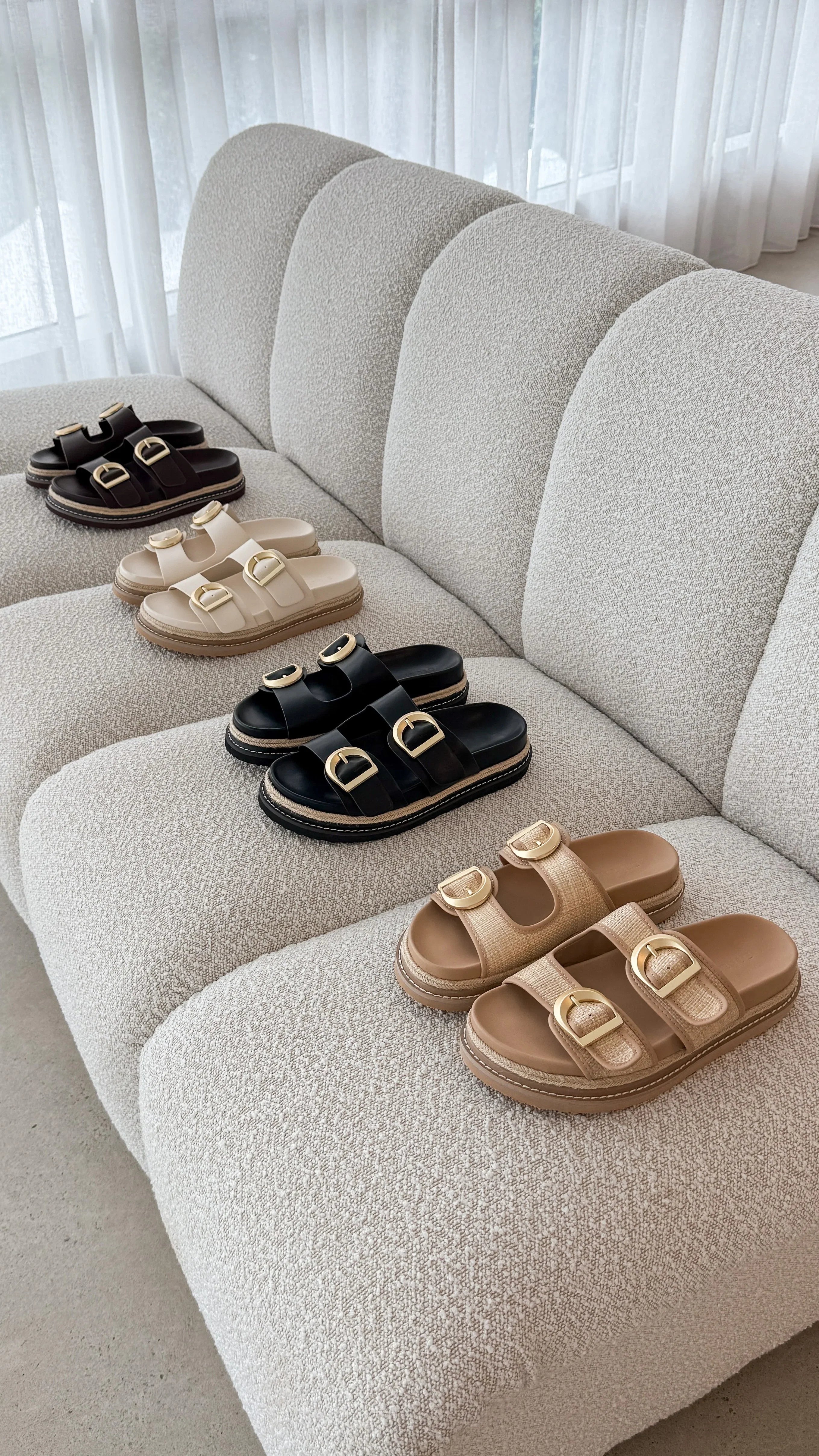 Anora Slide Black