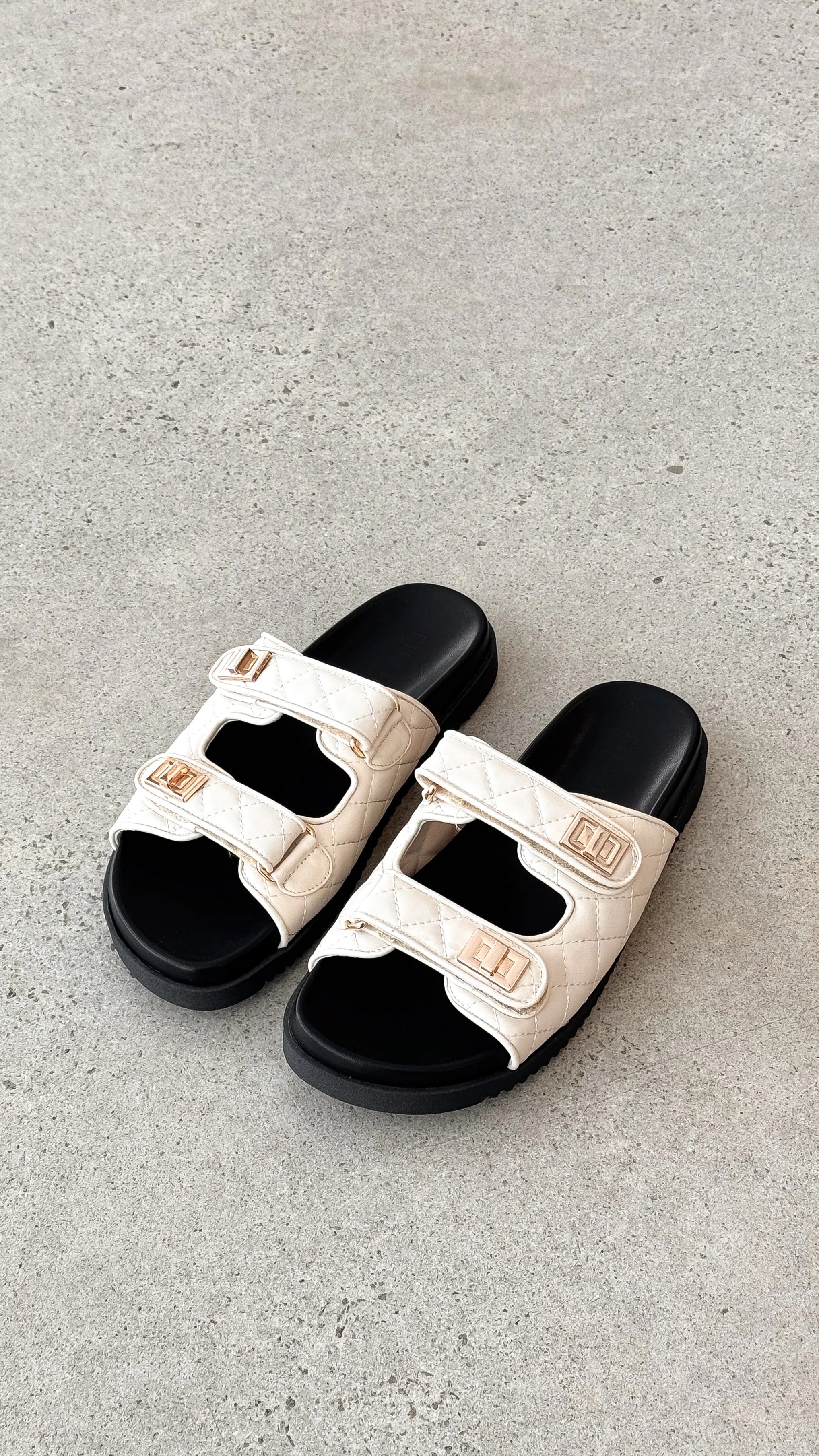 Ailee Sandal Bone Black