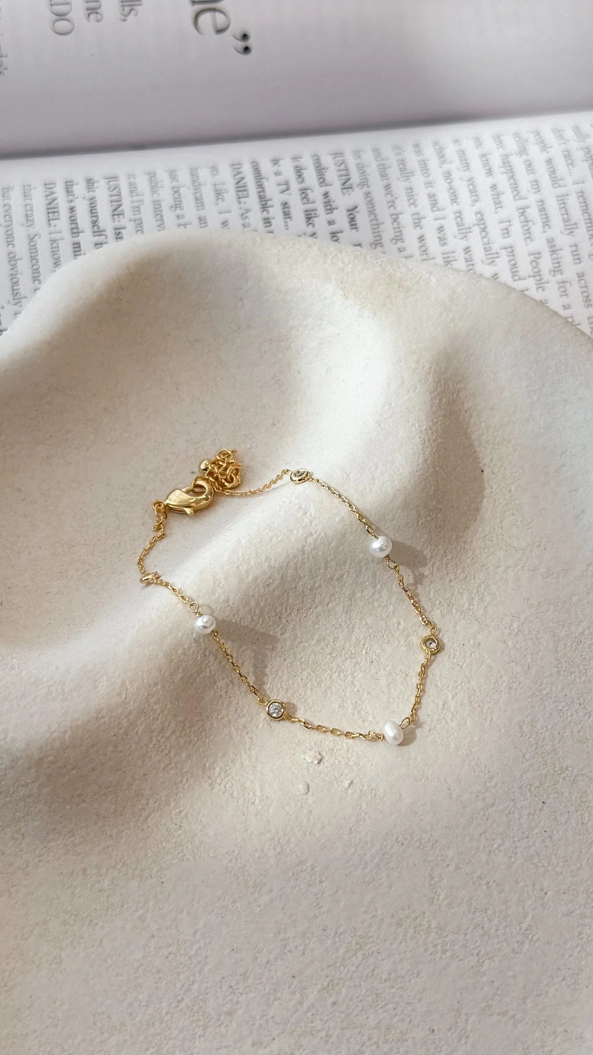 Nina Bracelet Gold Pearl