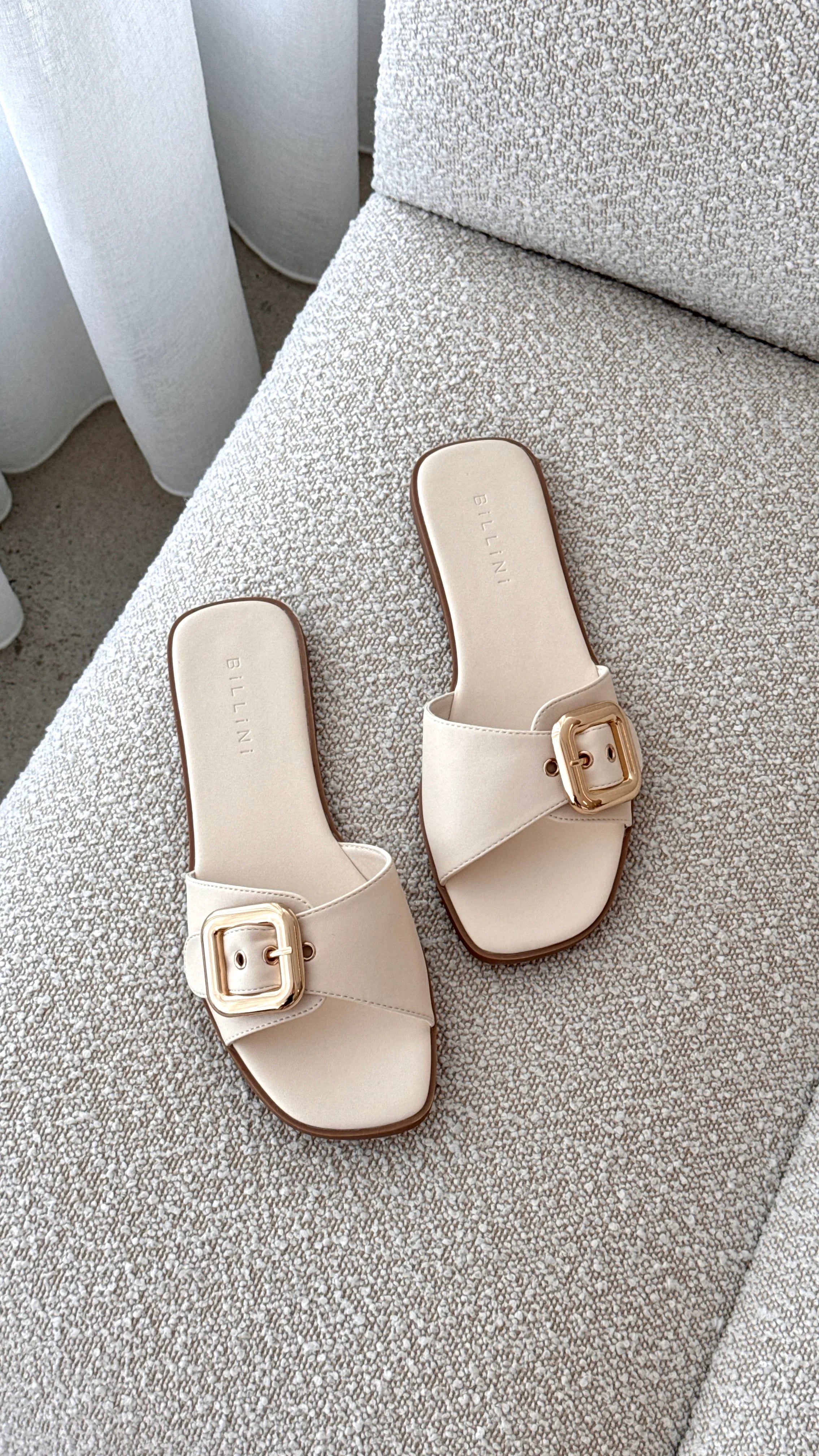 Vasili Slides Bone