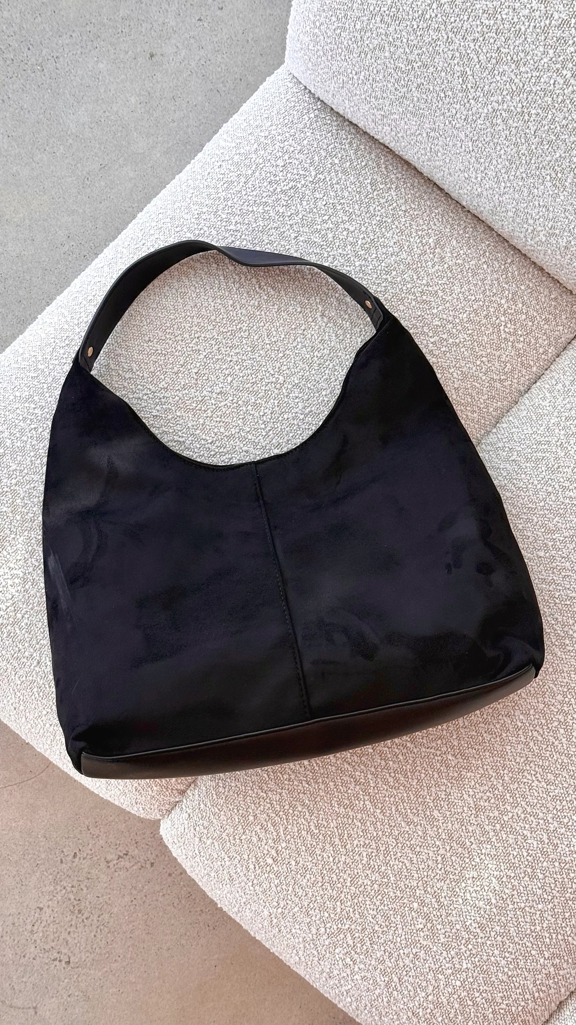 Tammy Shoulder Bag Black Suede