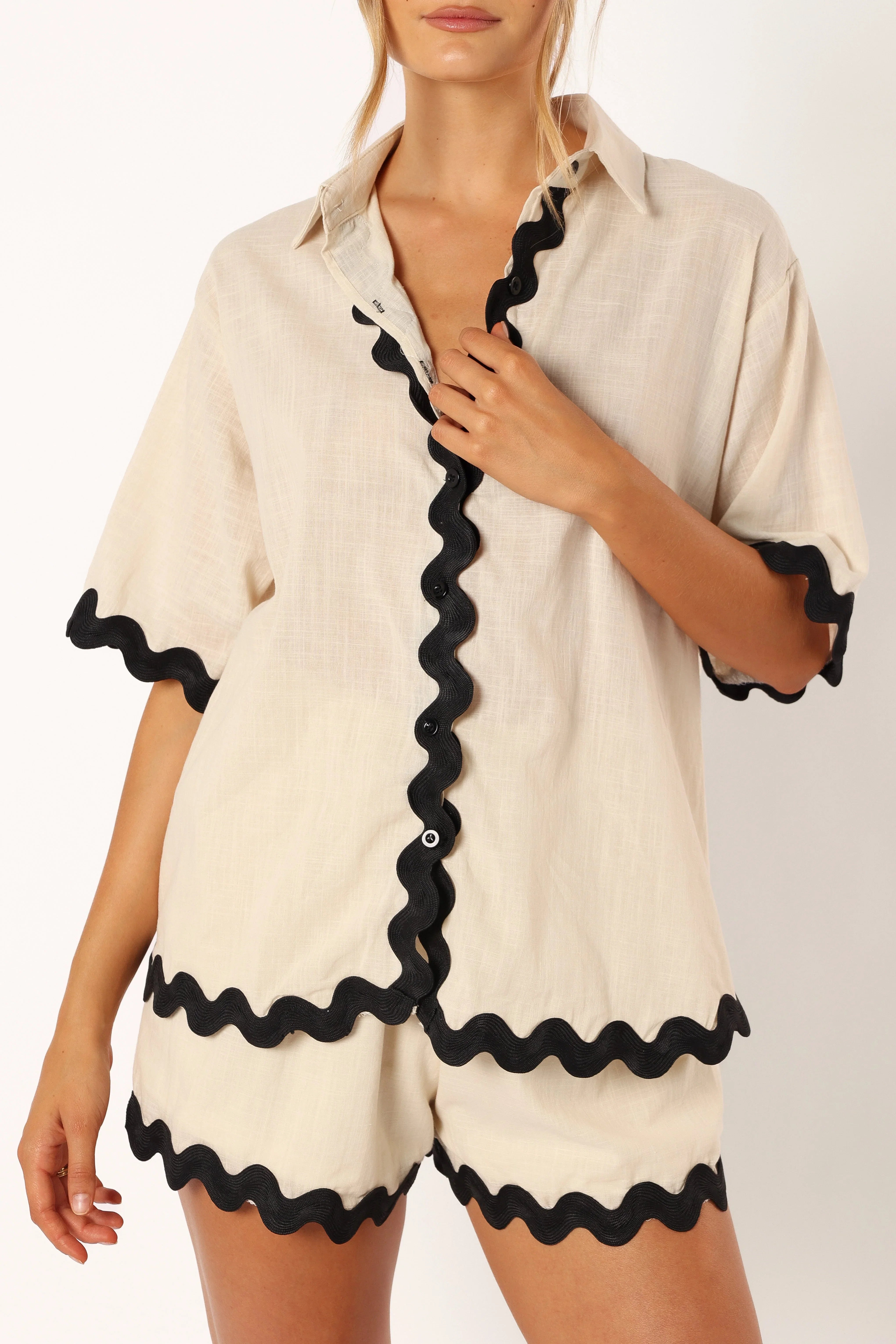 Wilson Short Set Cream Black