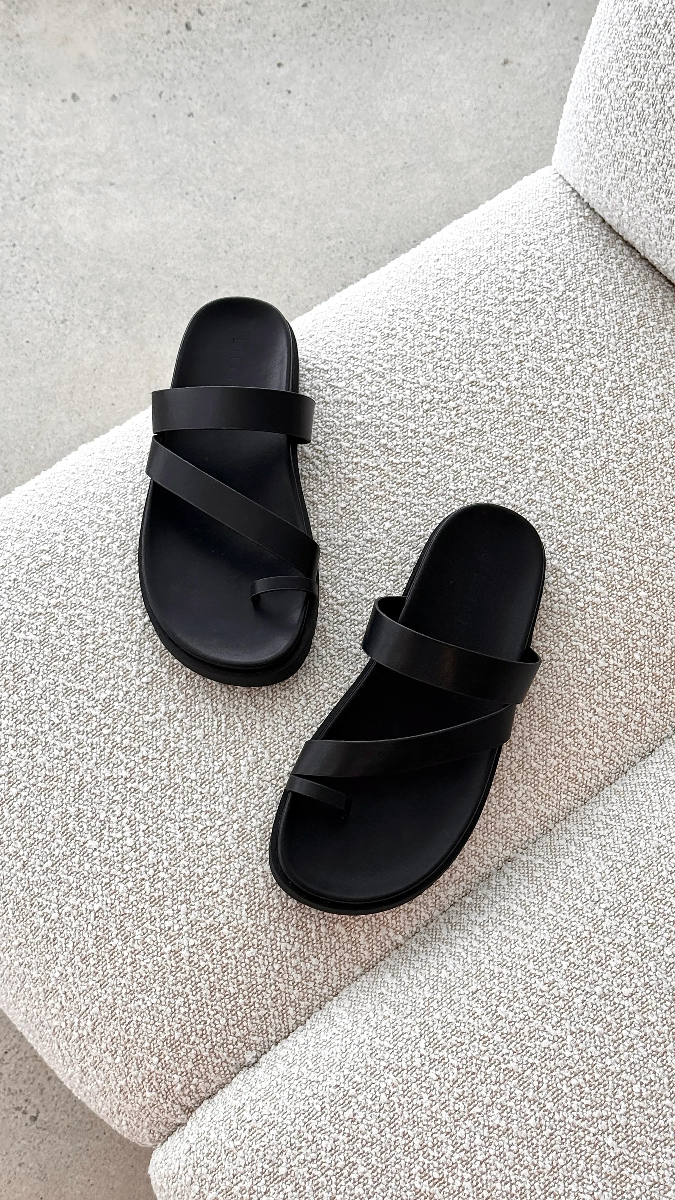 Alima Slide Black