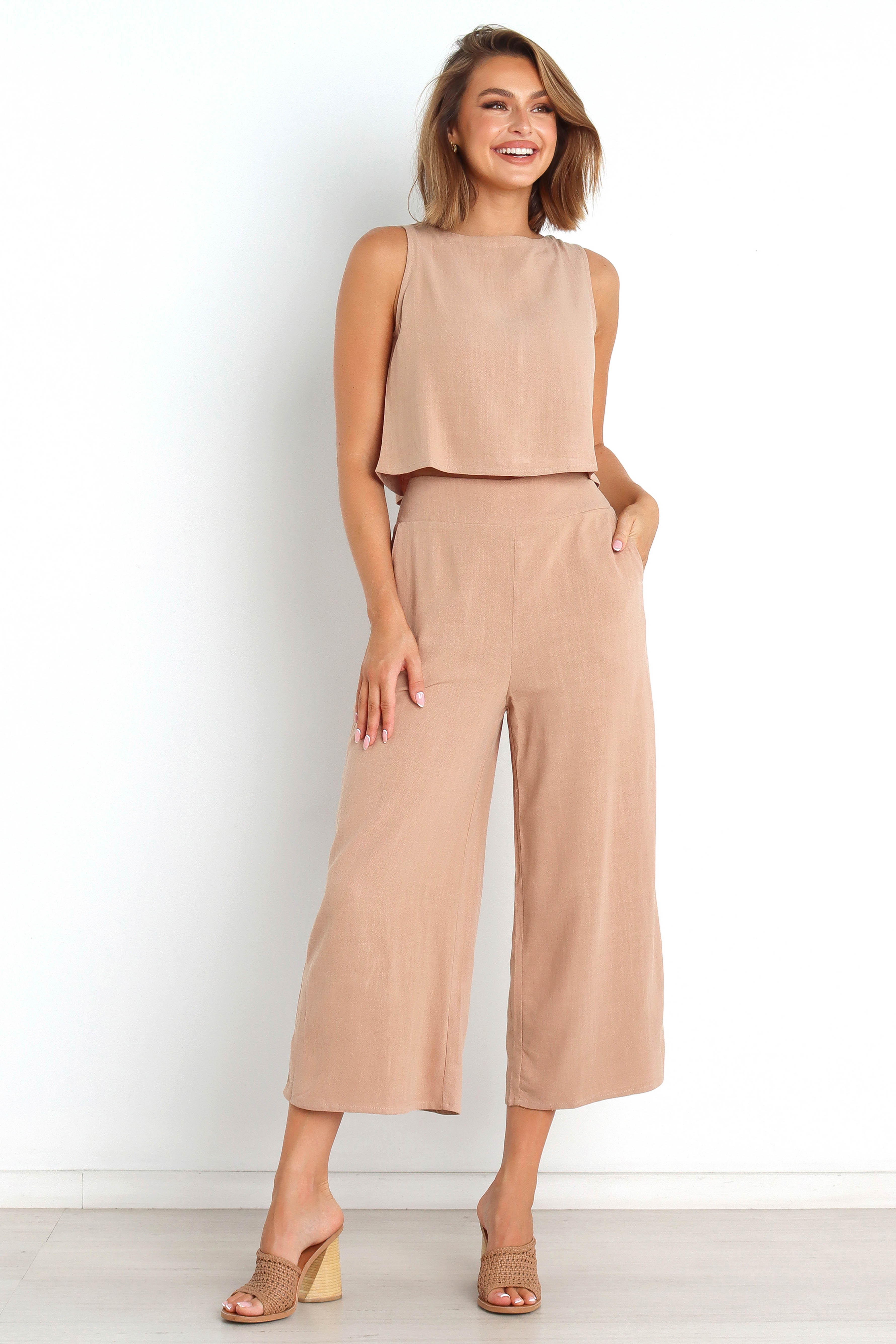 Nicola Top Brown