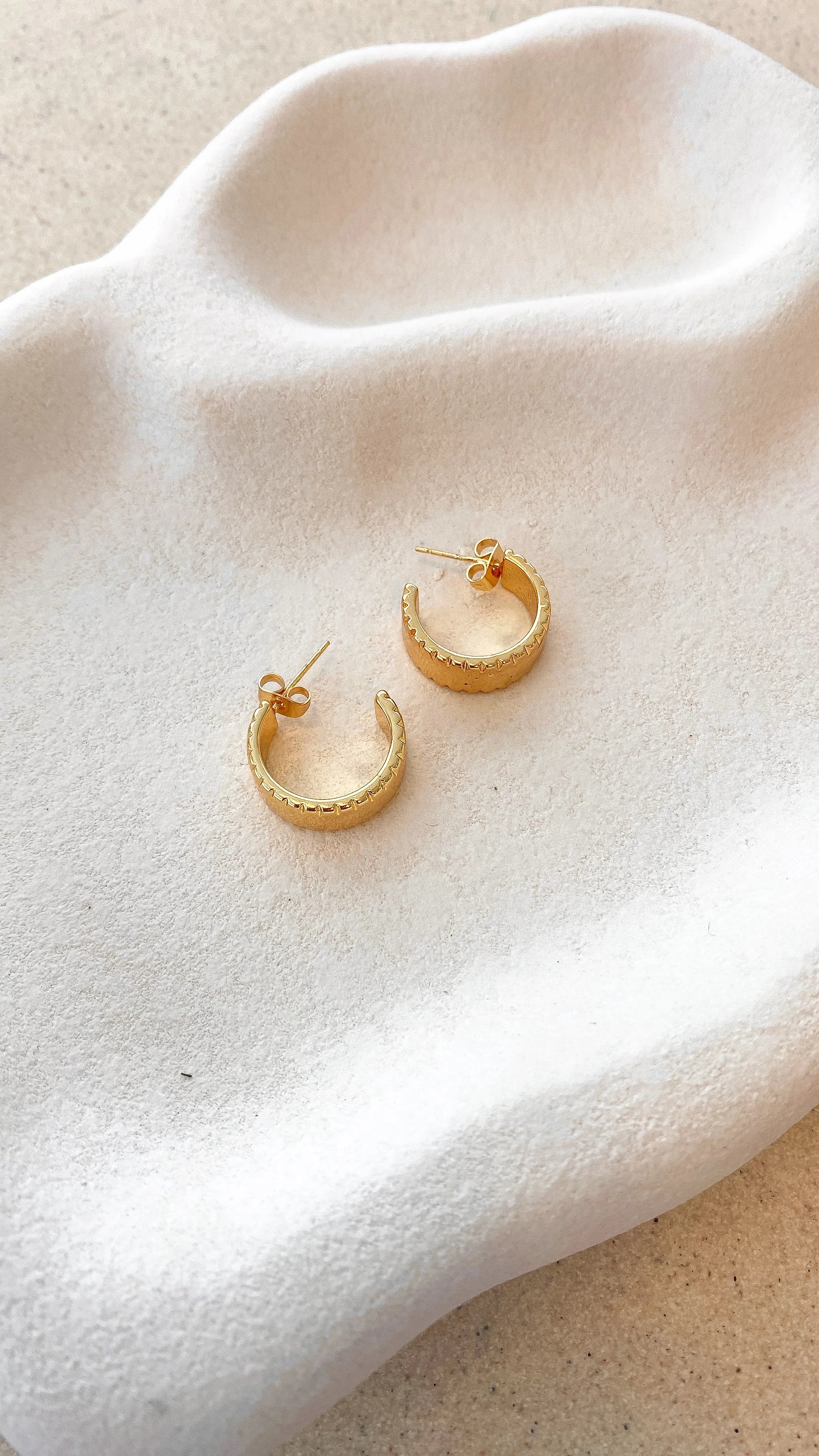 Silvia Earrings Gold