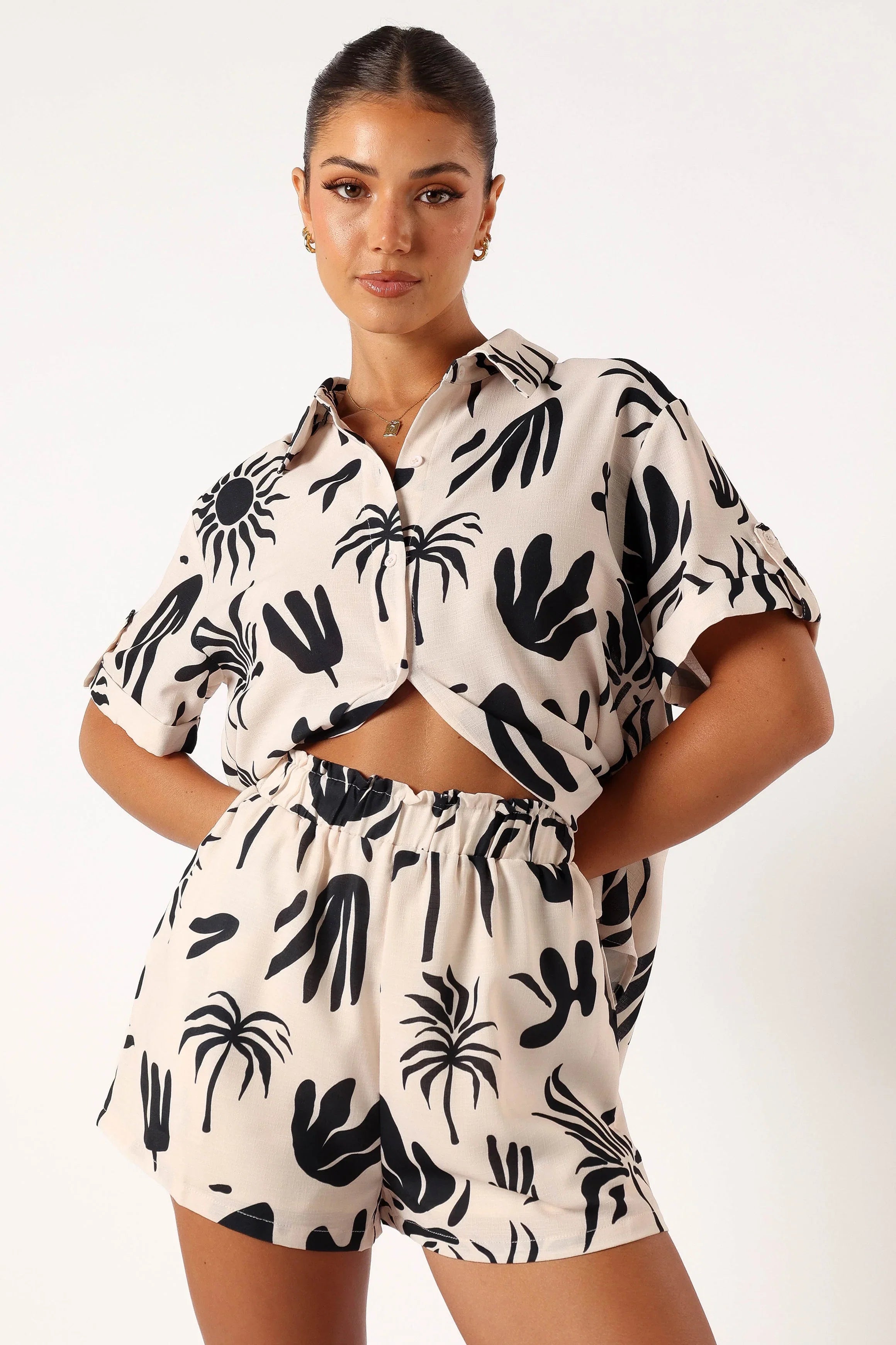 Sawyer Short Beige Black