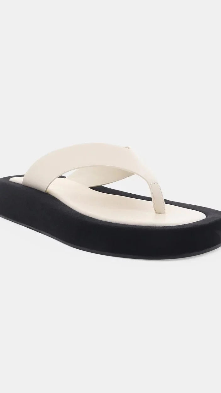 Yamira Thong Bone