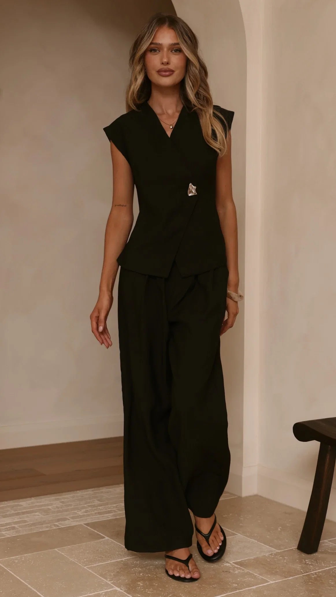 Zahira Vest Top Black
