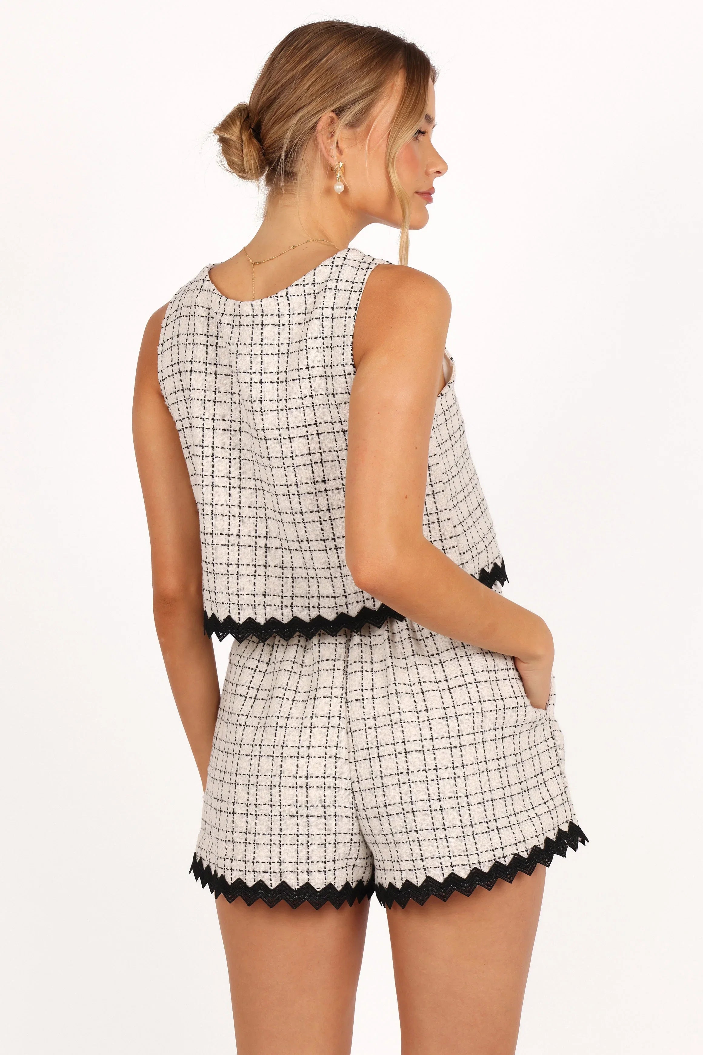 Elea Top Black White