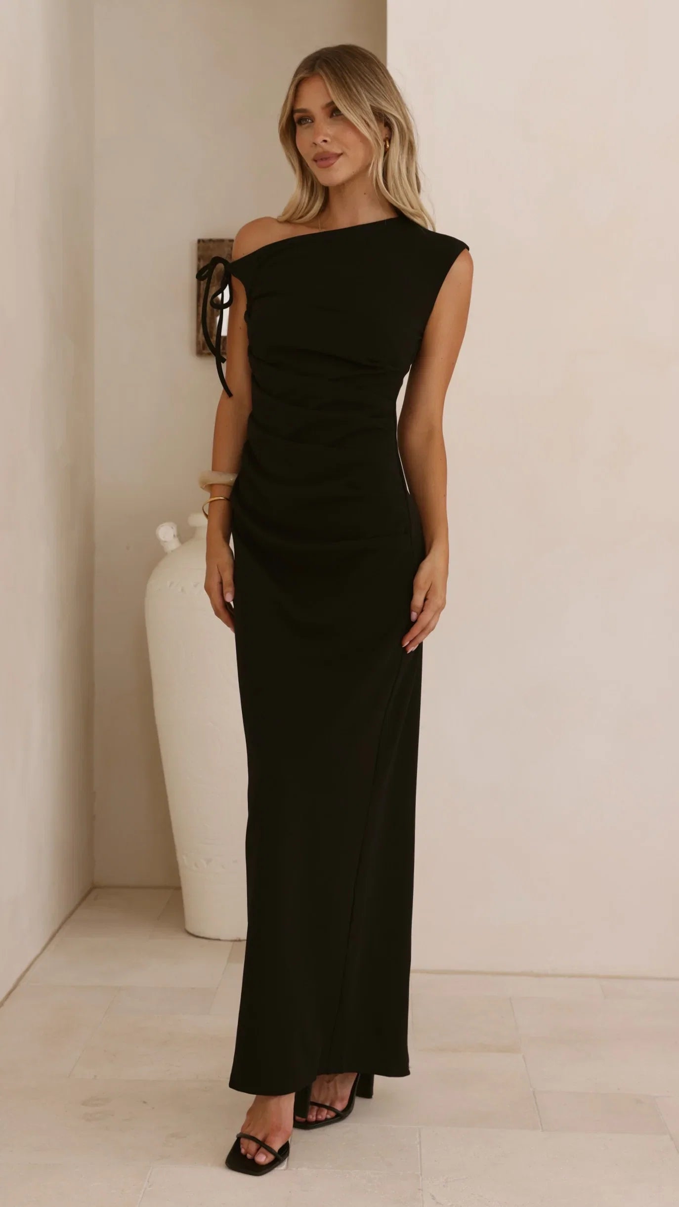 Lealah Maxi Dress Black