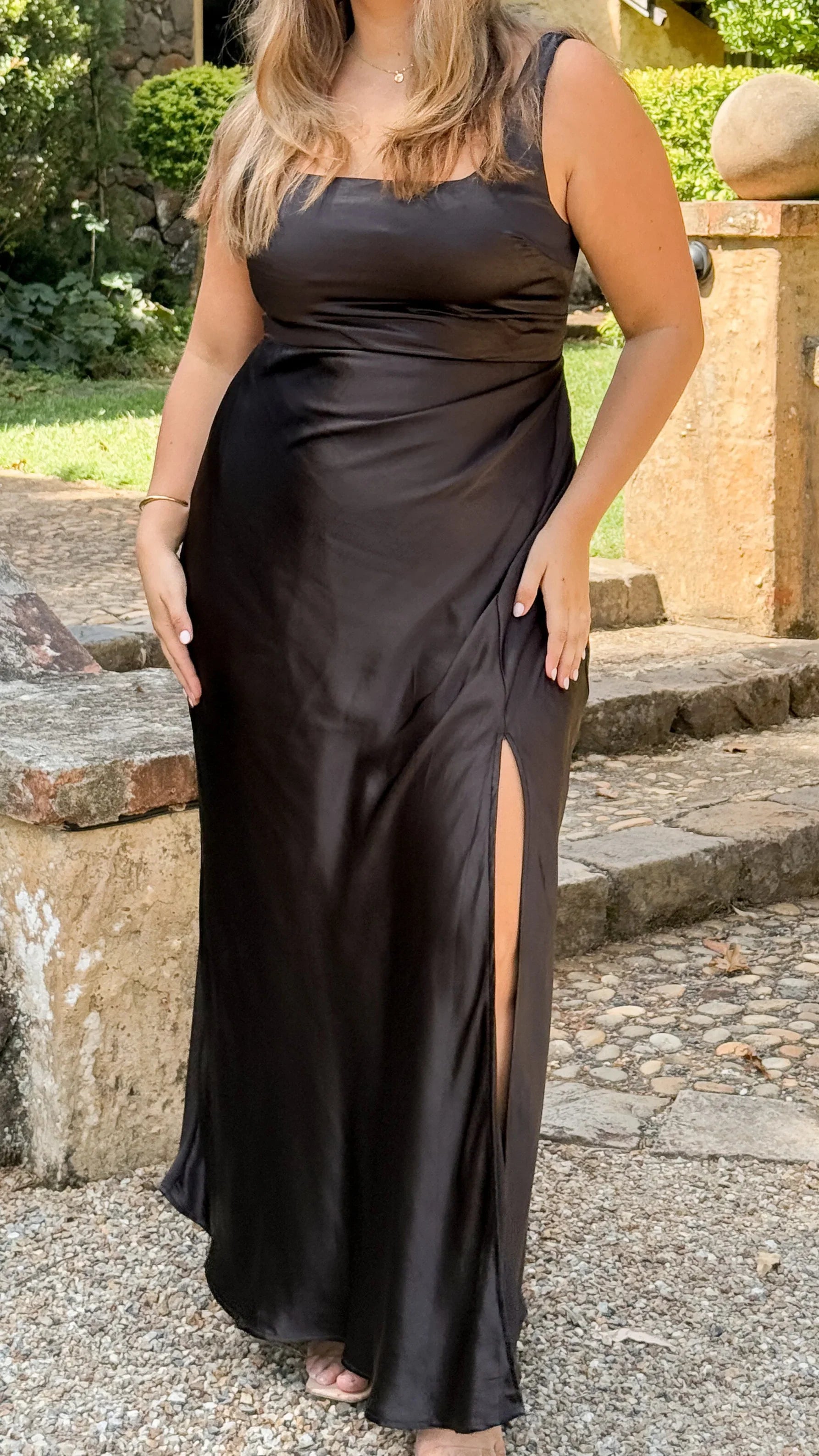 Alaria Maxi Dress Black