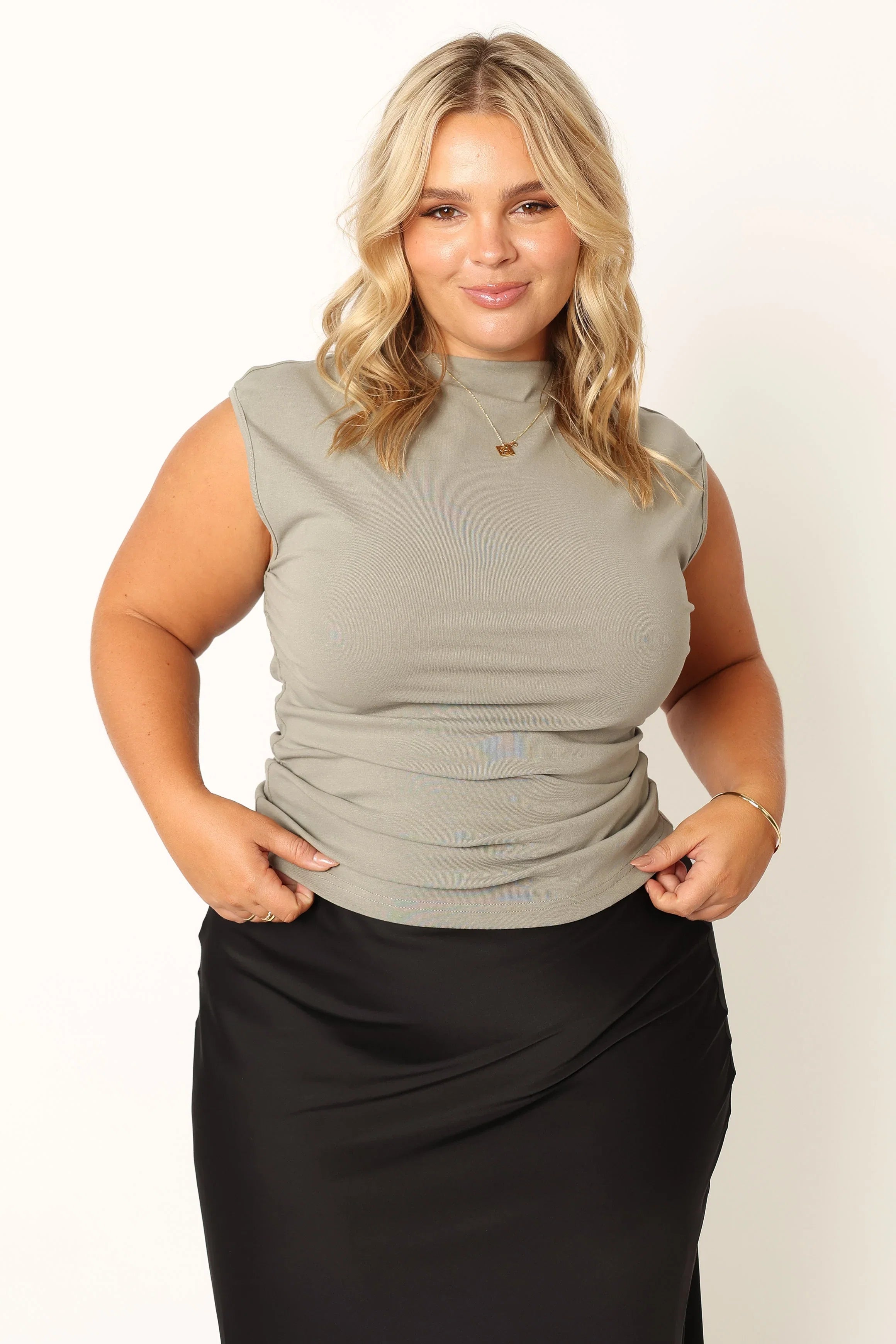 Nissa Top Olive