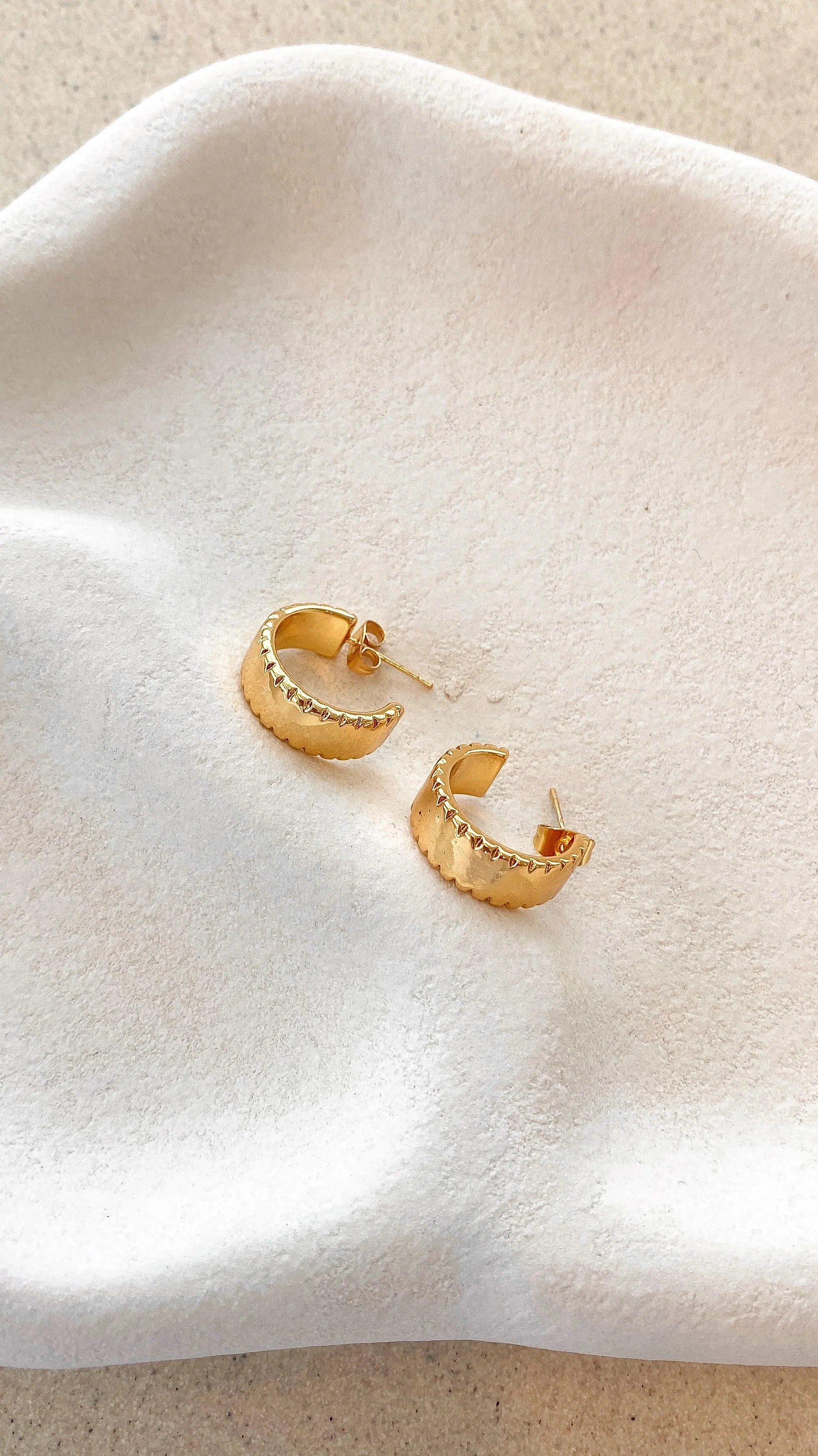 Silvia Earrings Gold