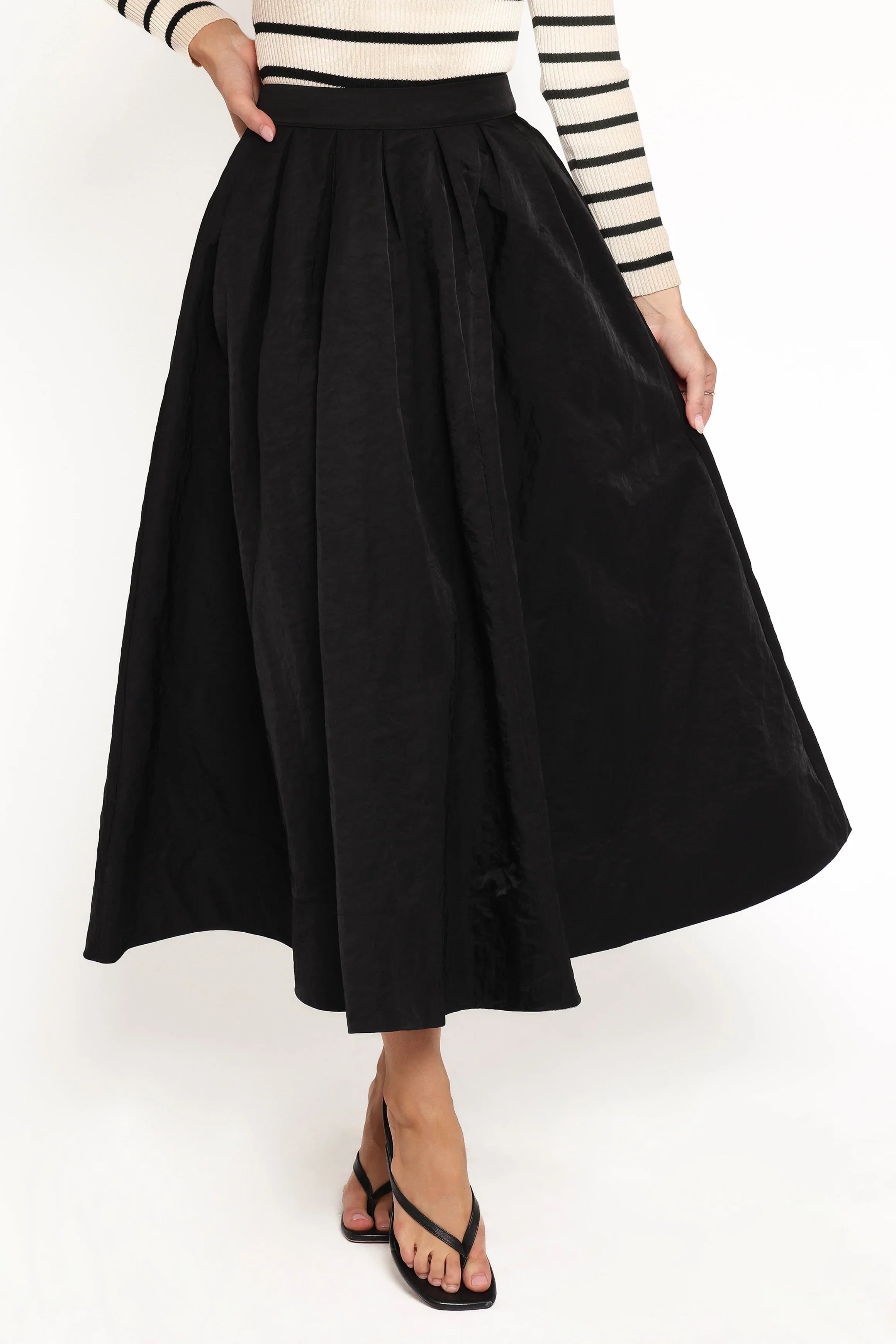 Yuki Circle Skirt Black