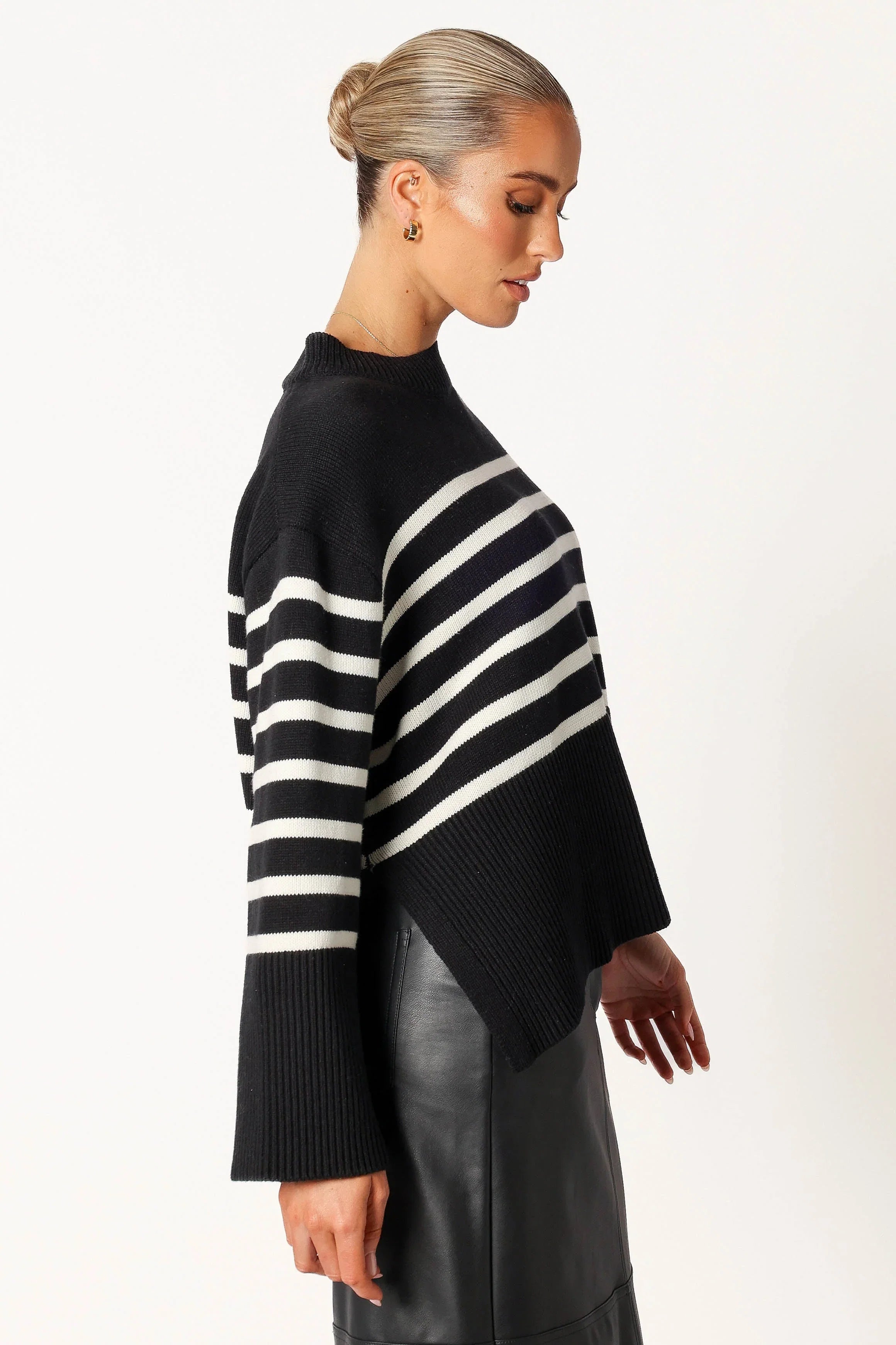 Avalynn Striped Knit Sweater Black White