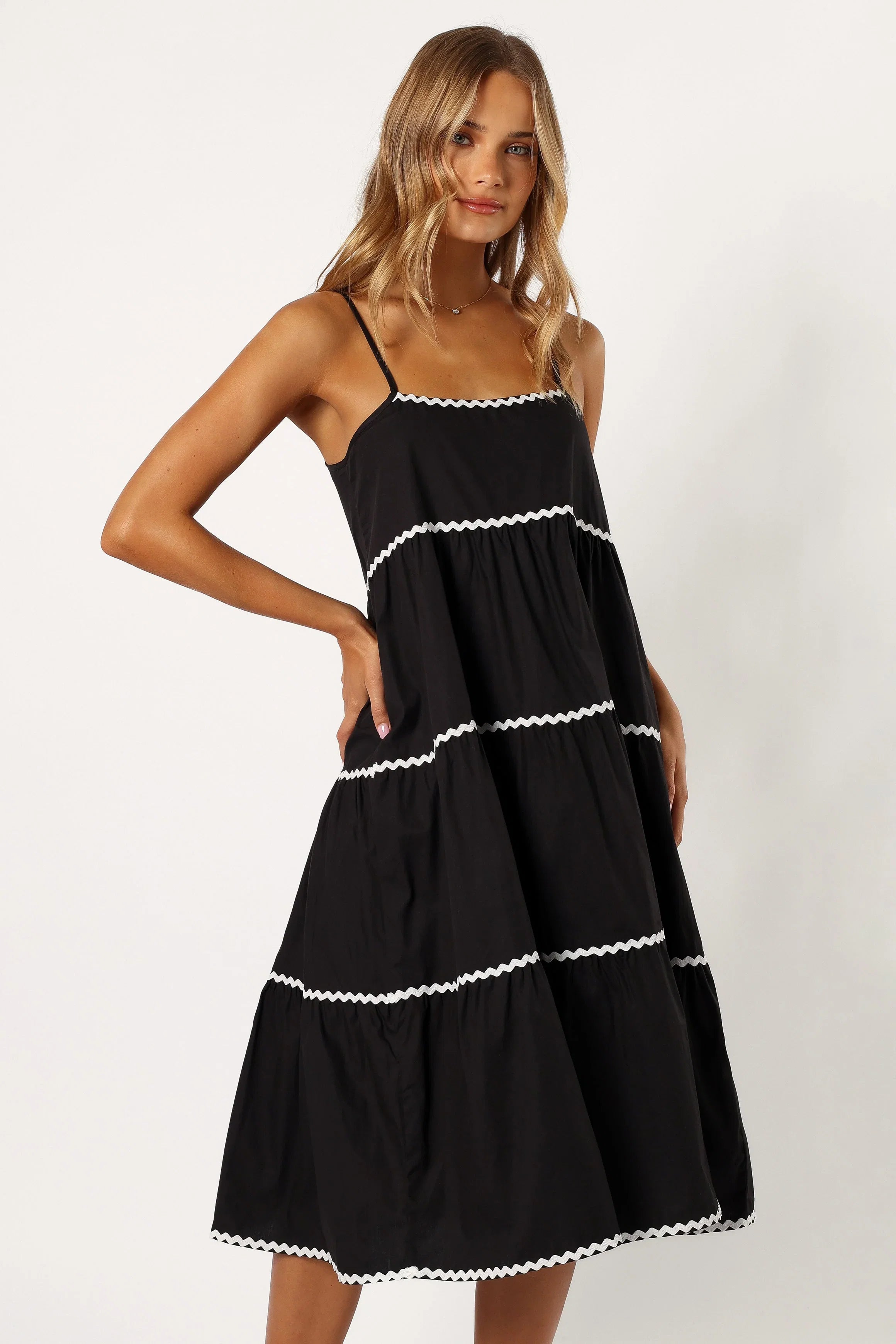 Loella Tiered Midi Dress Black
